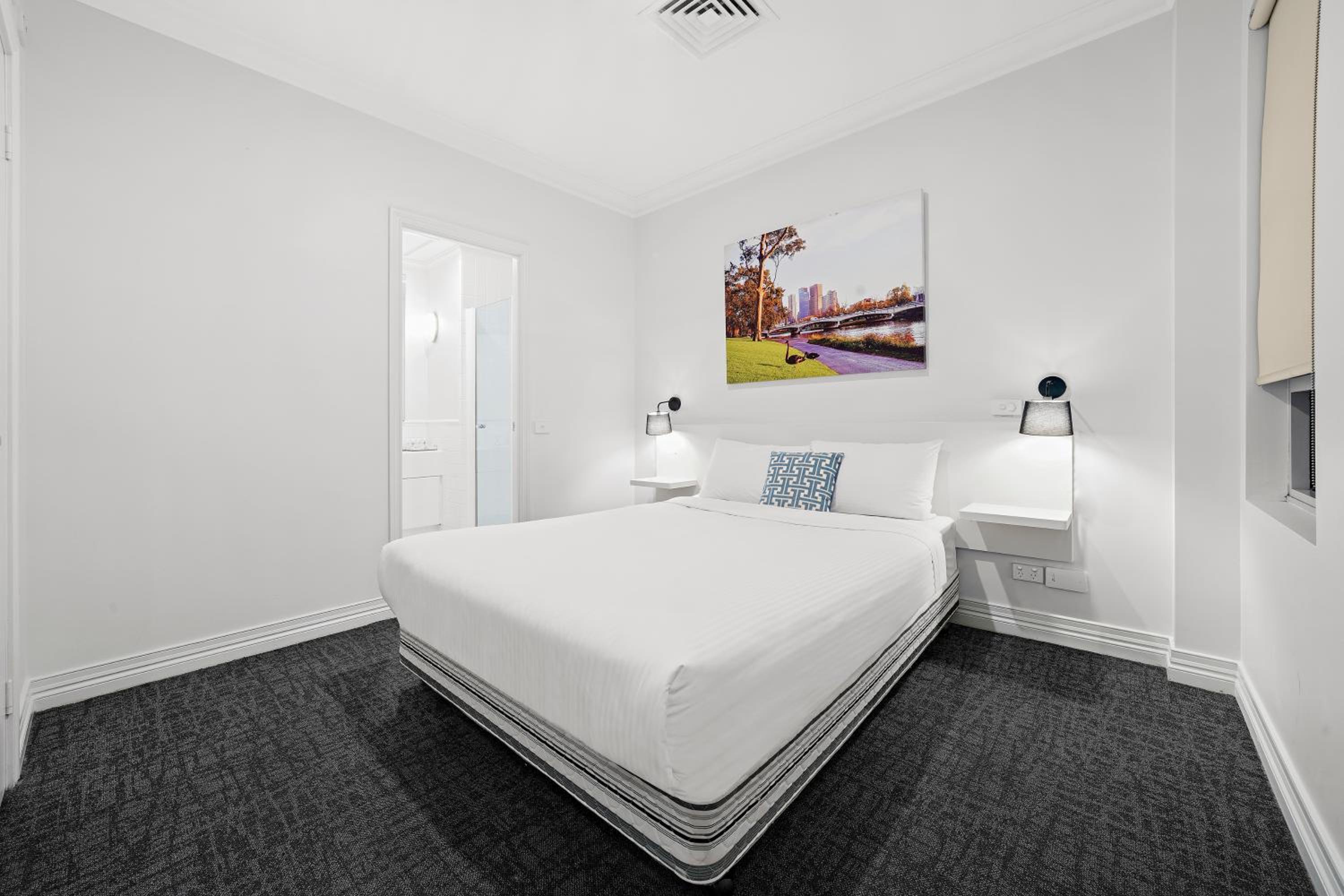 One Bedroom Standard Apartment - Photo 25