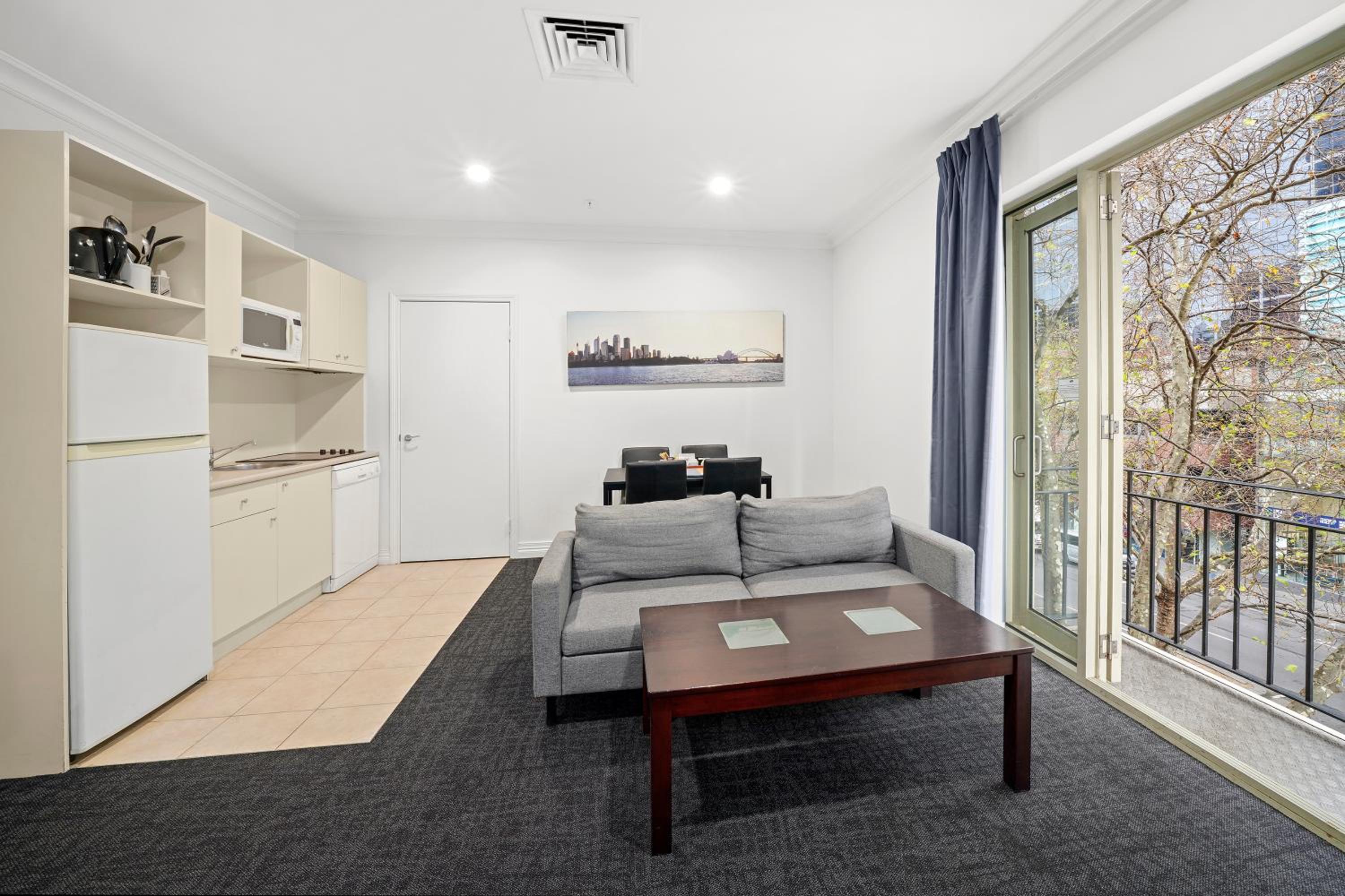 Two Bedroom Deluxe Apartment - Photo 3