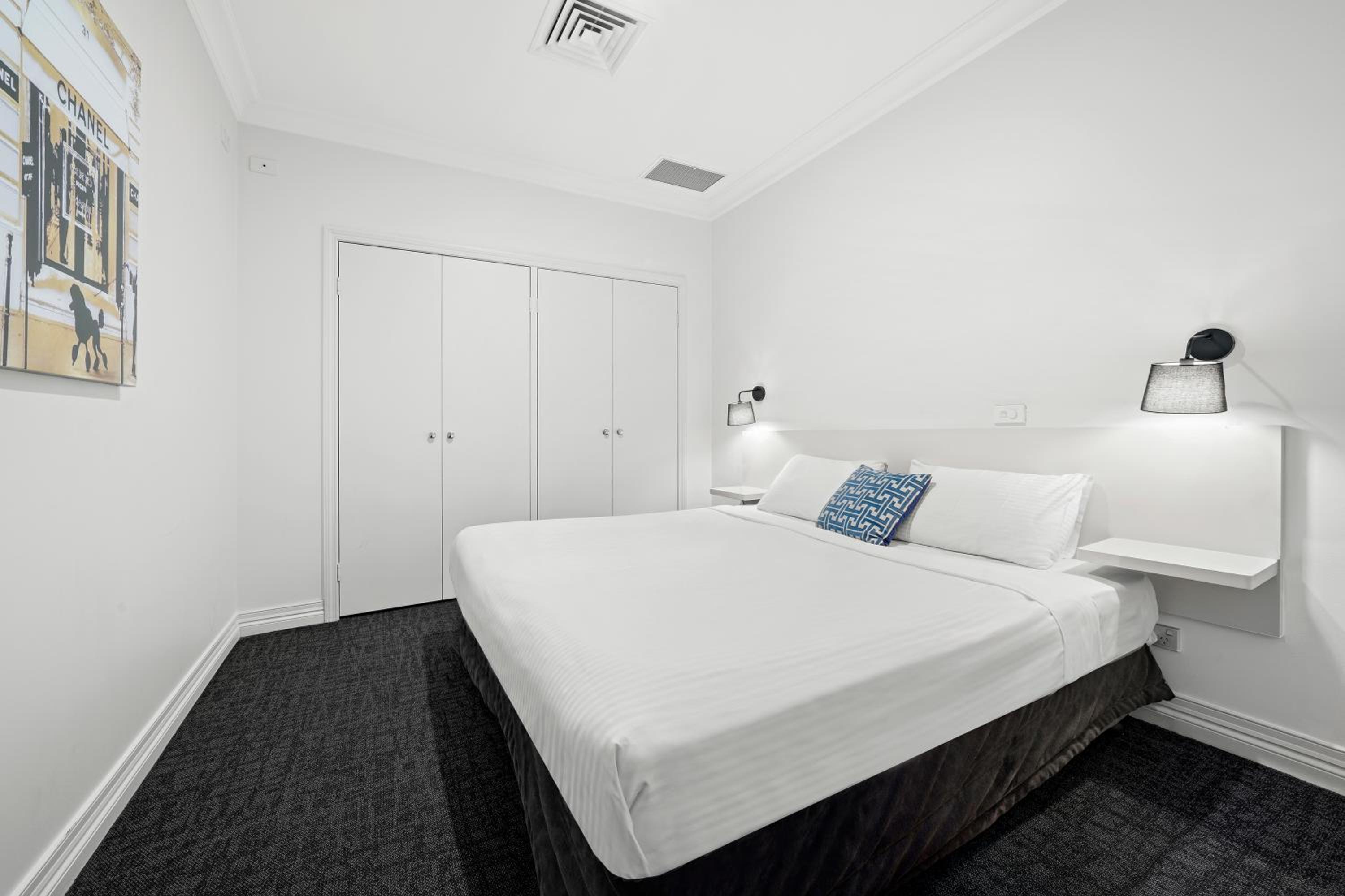 Two Bedroom Deluxe Apartment - Photo 5