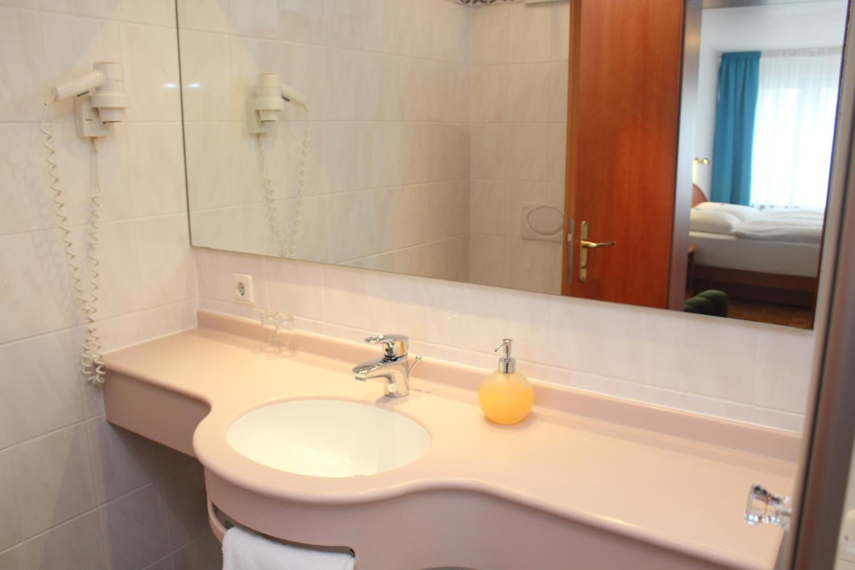 Double Room - Photo 4