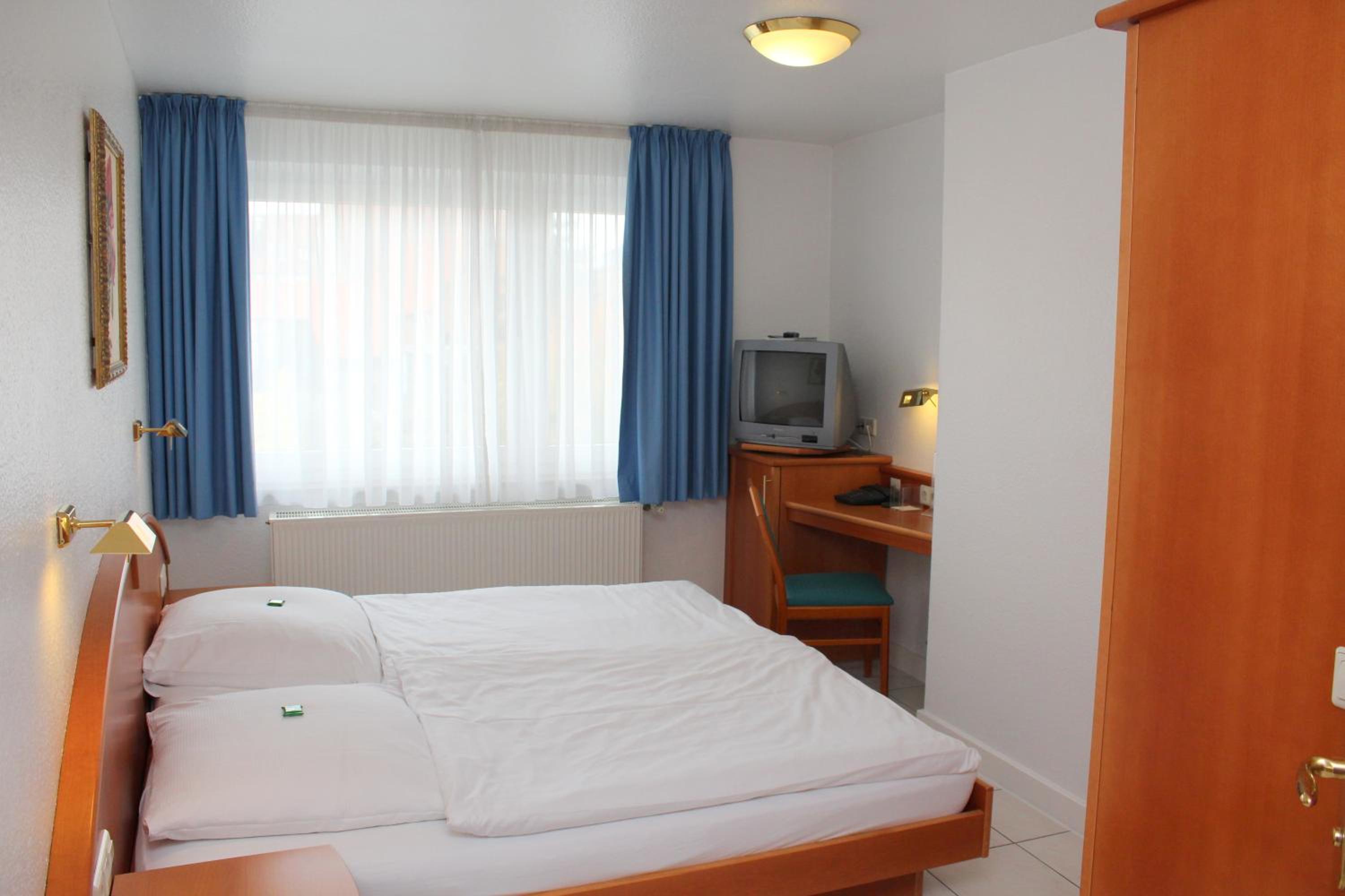 Double Room - Photo 5