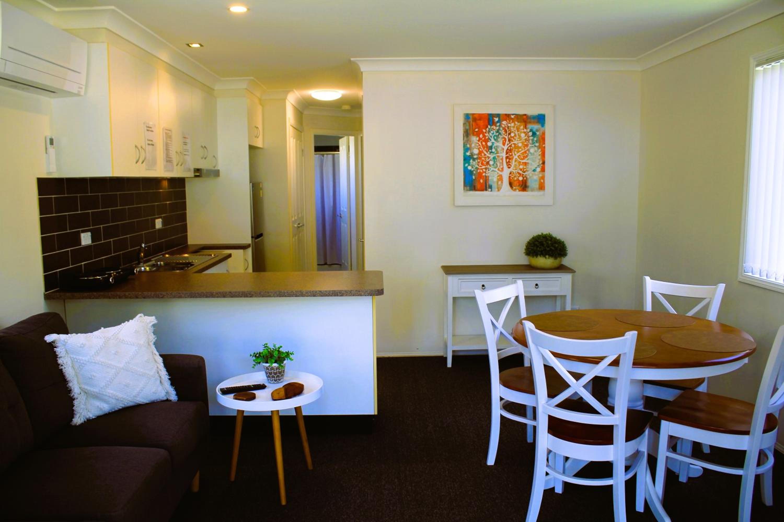 Two-Bedroom Apartment with Balcony photo 2