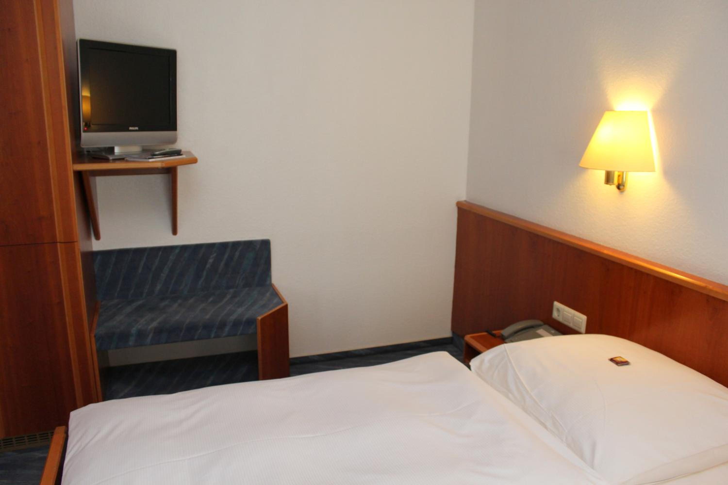 Single Room photo 2