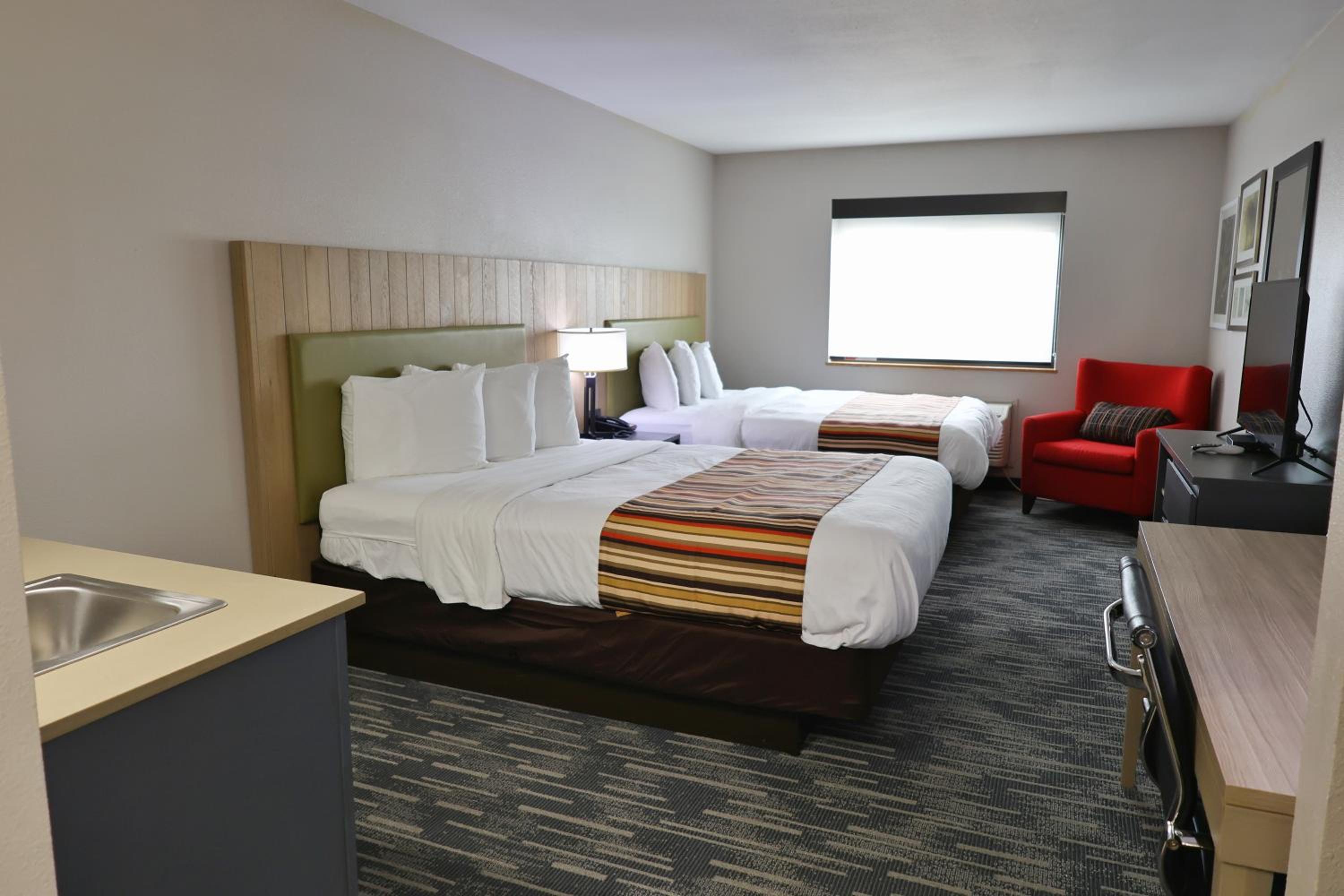 Queen Suite with Two Queen Beds - Non Smoking