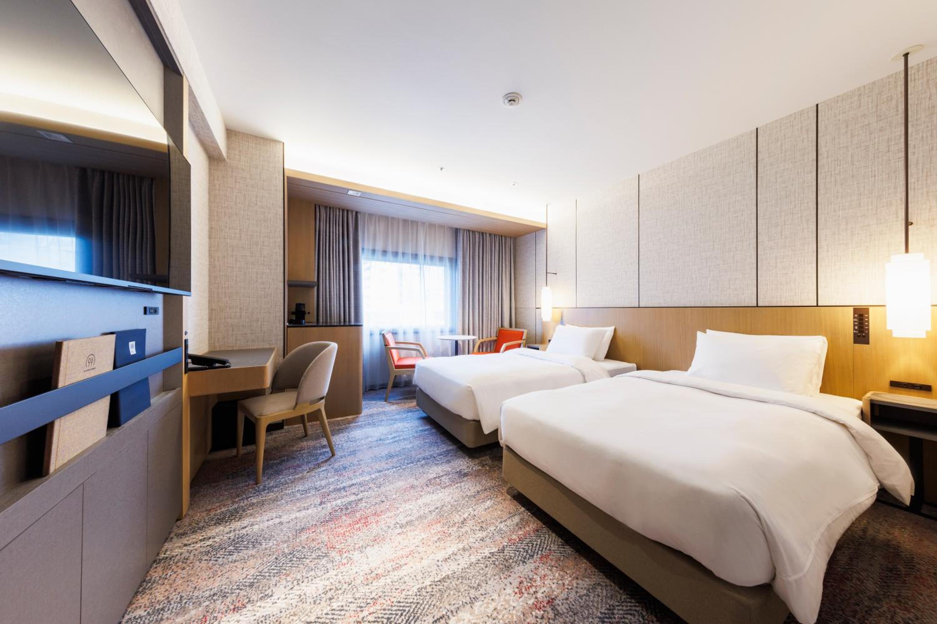 Edmont Superior Twin Room