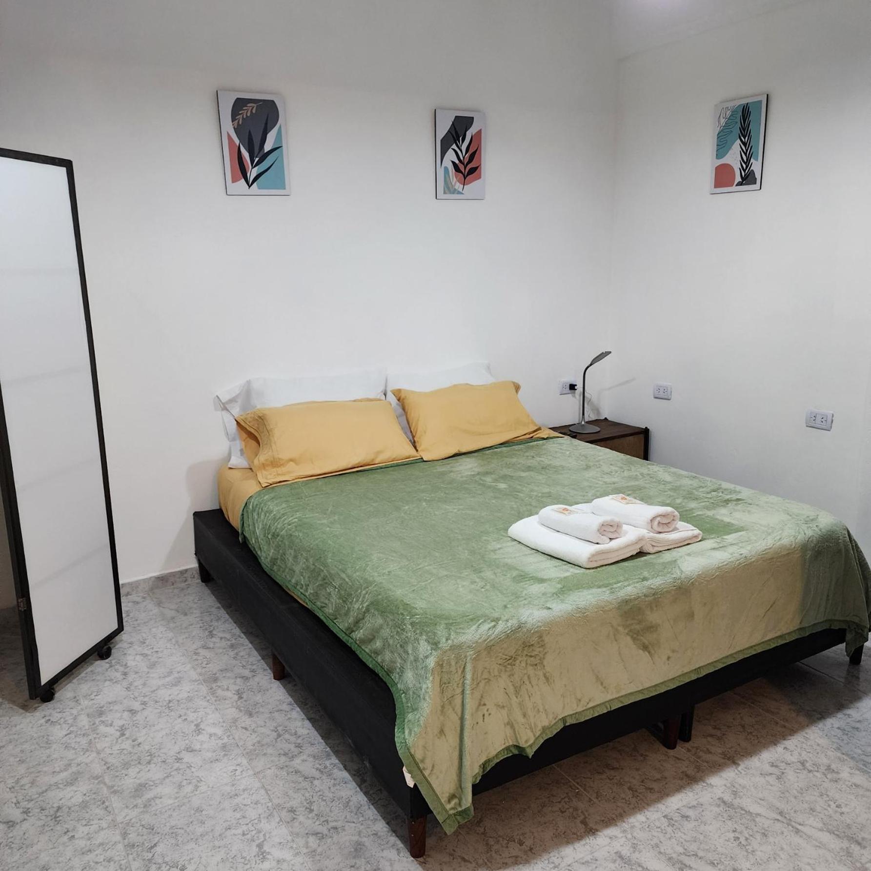 One-Bedroom Apartment photo 1
