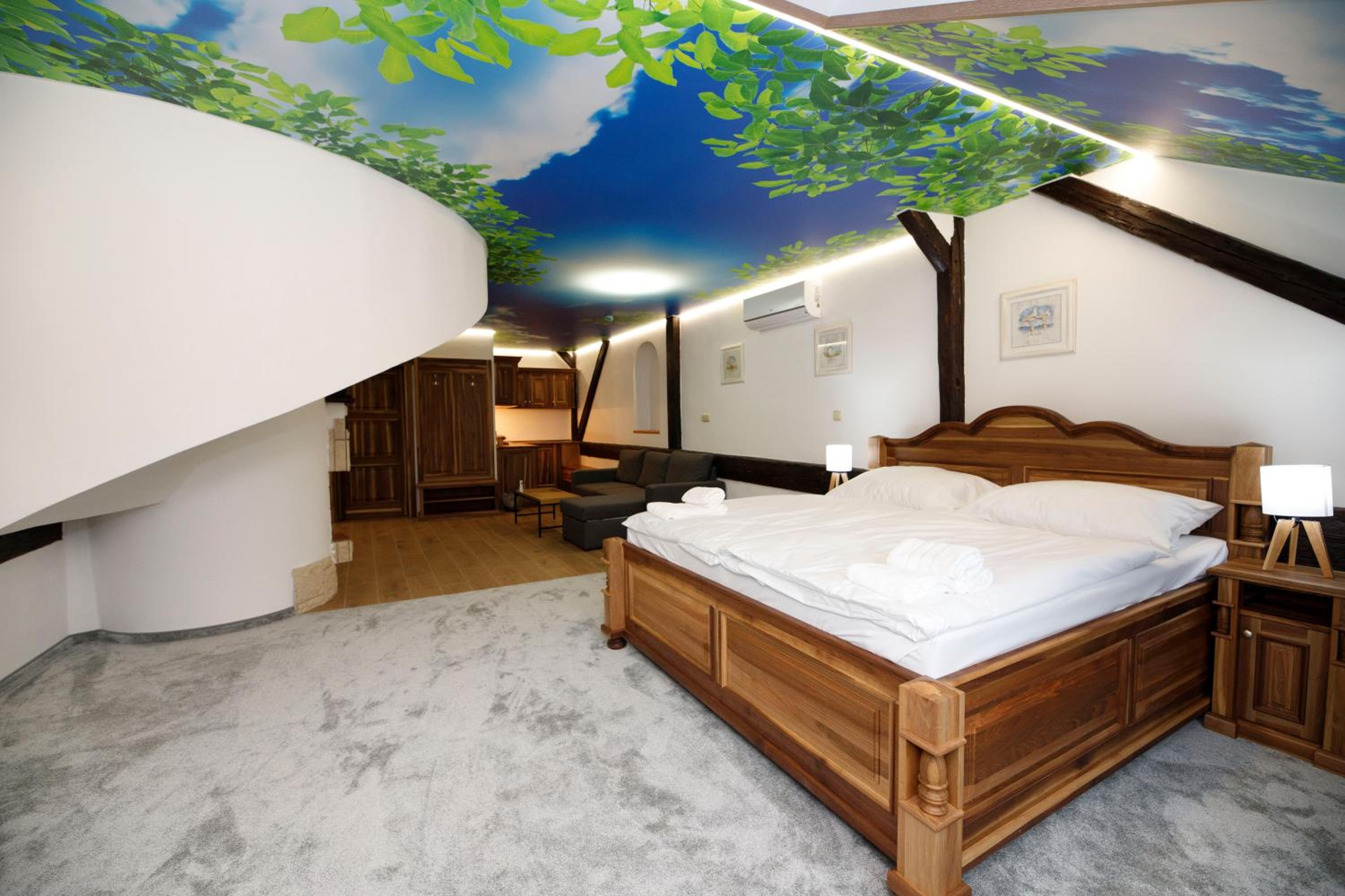 Deluxe Double Room with Extra Bed photo 2