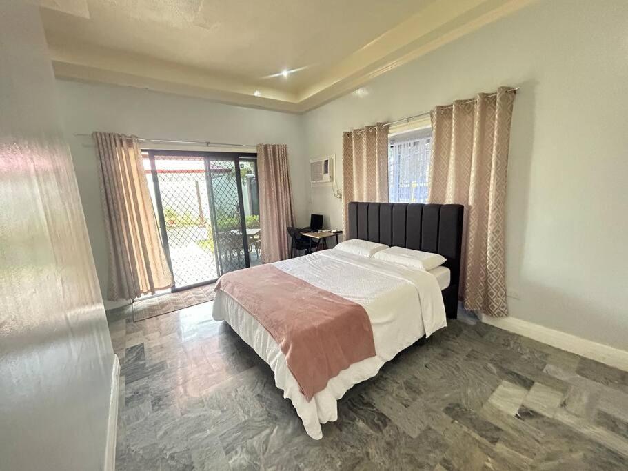 Three-Bedroom House photo 1