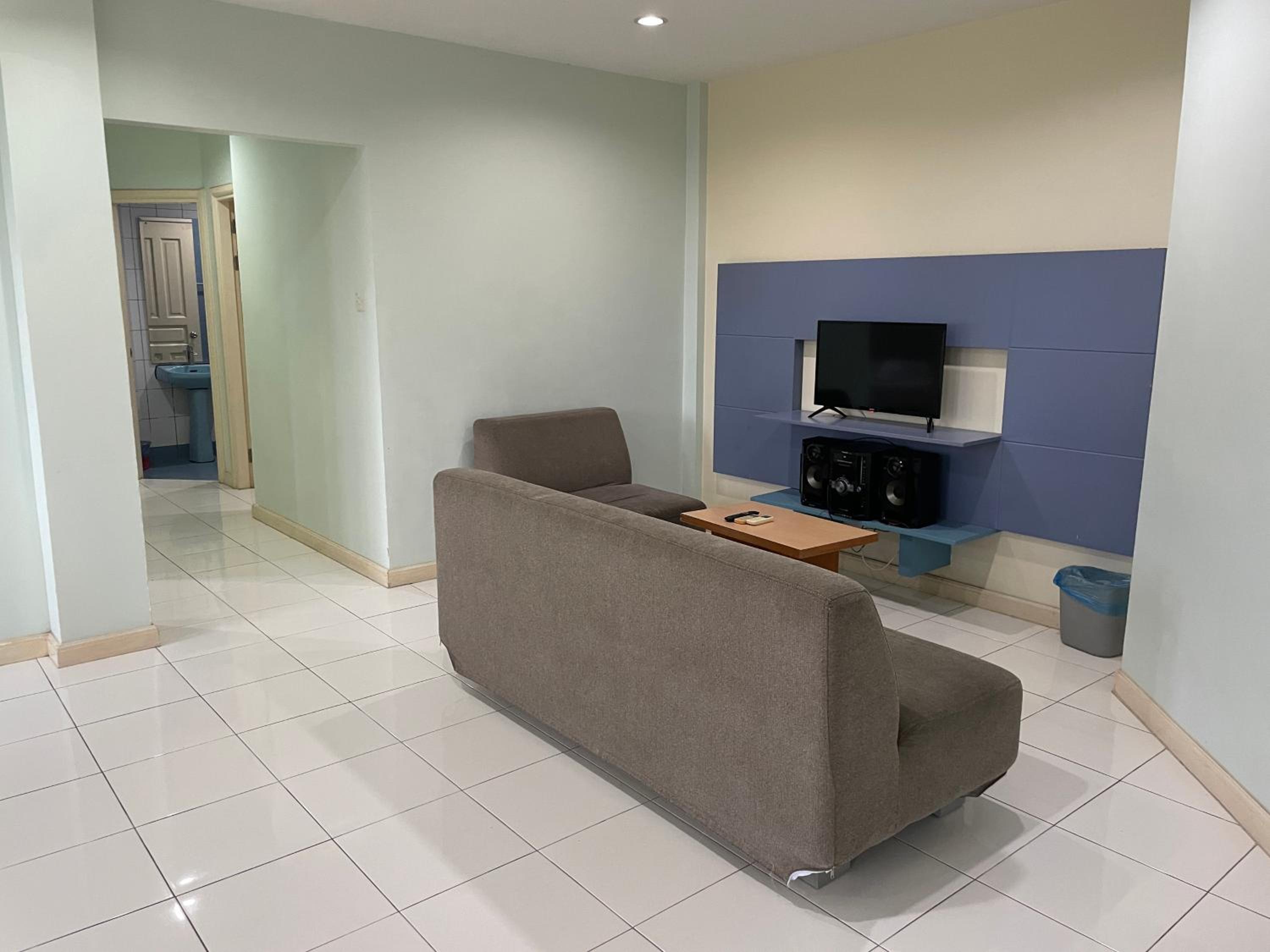 Two-Bedroom Apartment - Photo 6