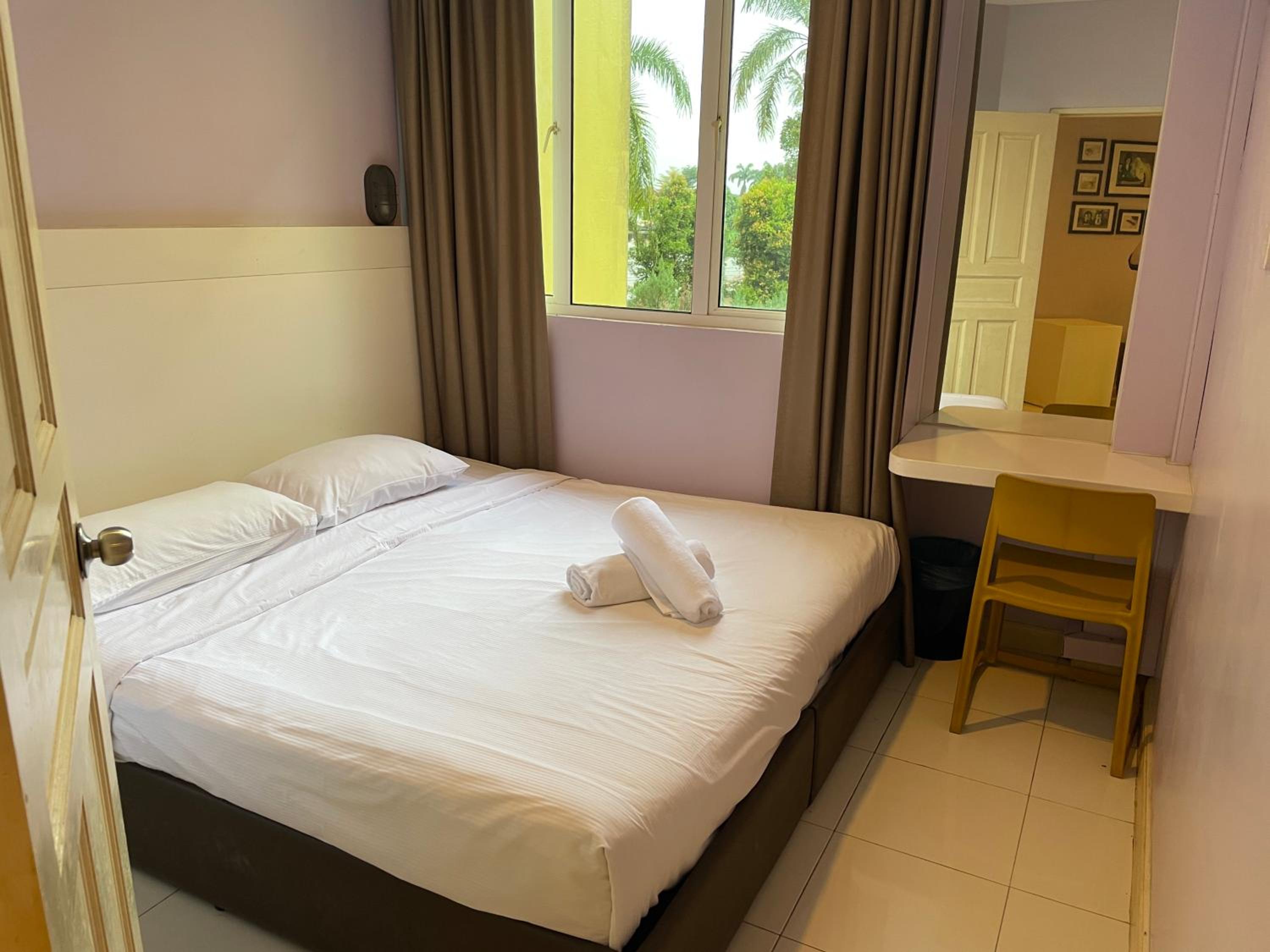 Family Room - Photo 6