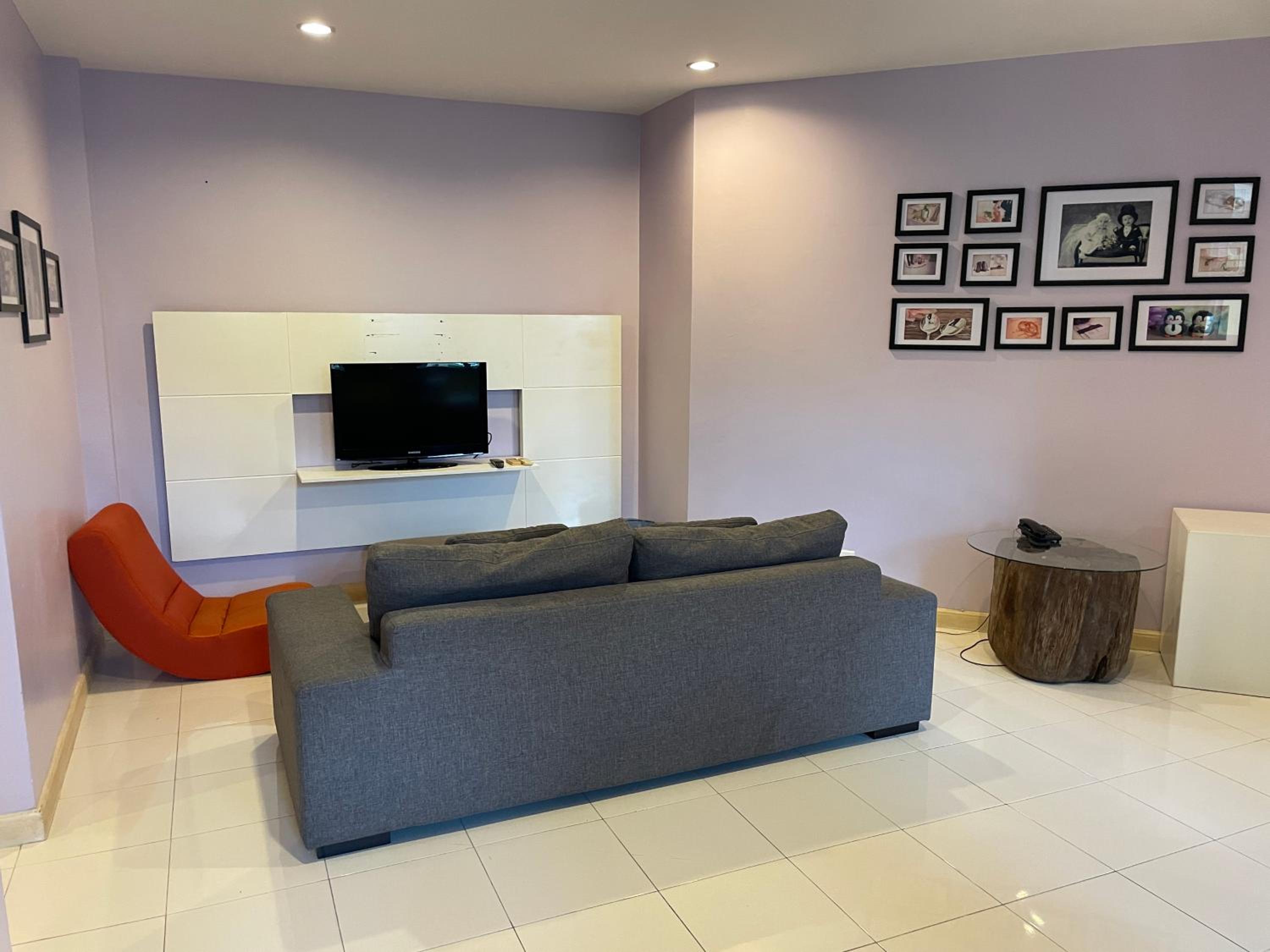 Family Room - Photo 3