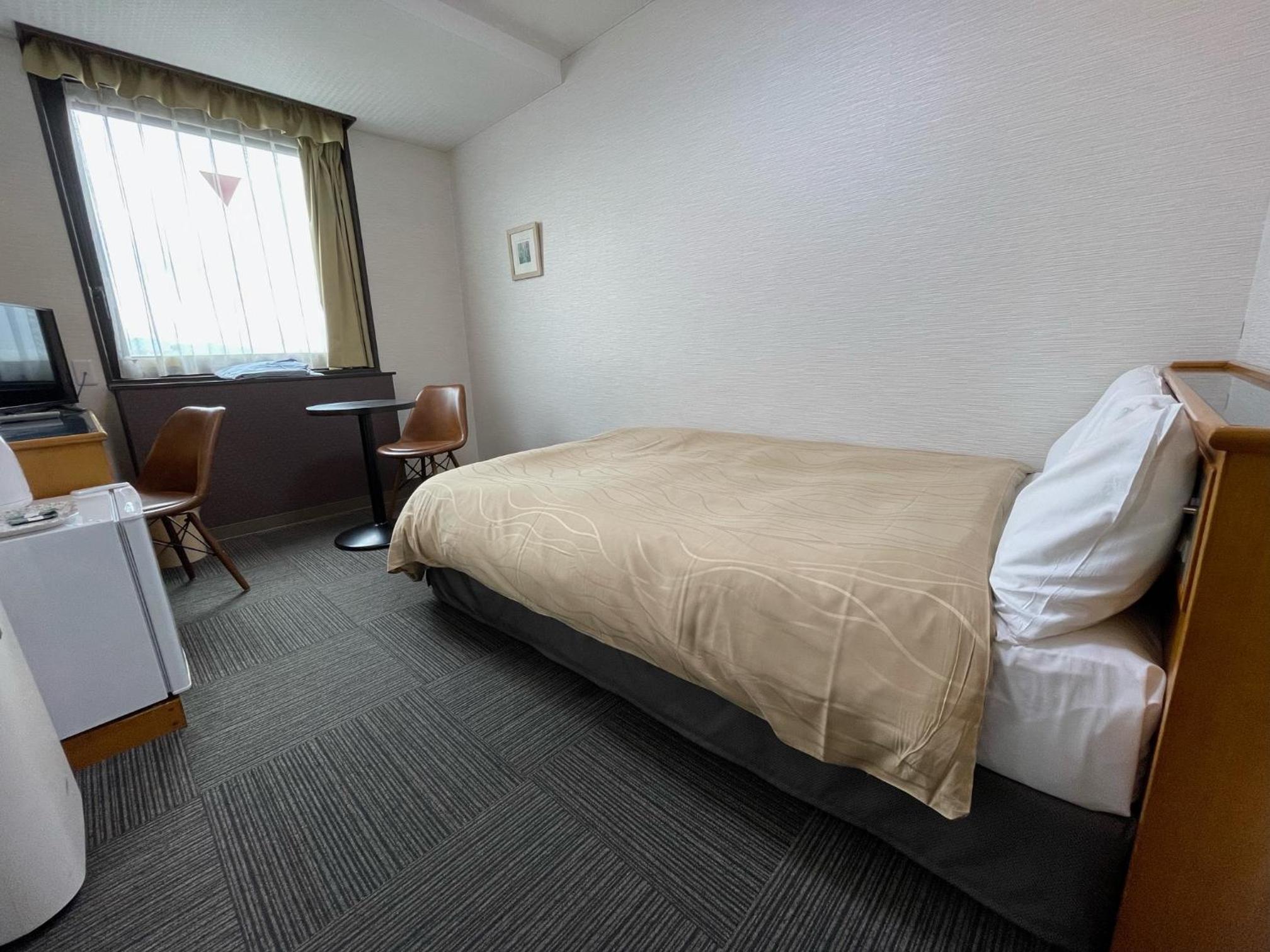 Double Room with Small Double Bed - Non-Smoking - Photo 11