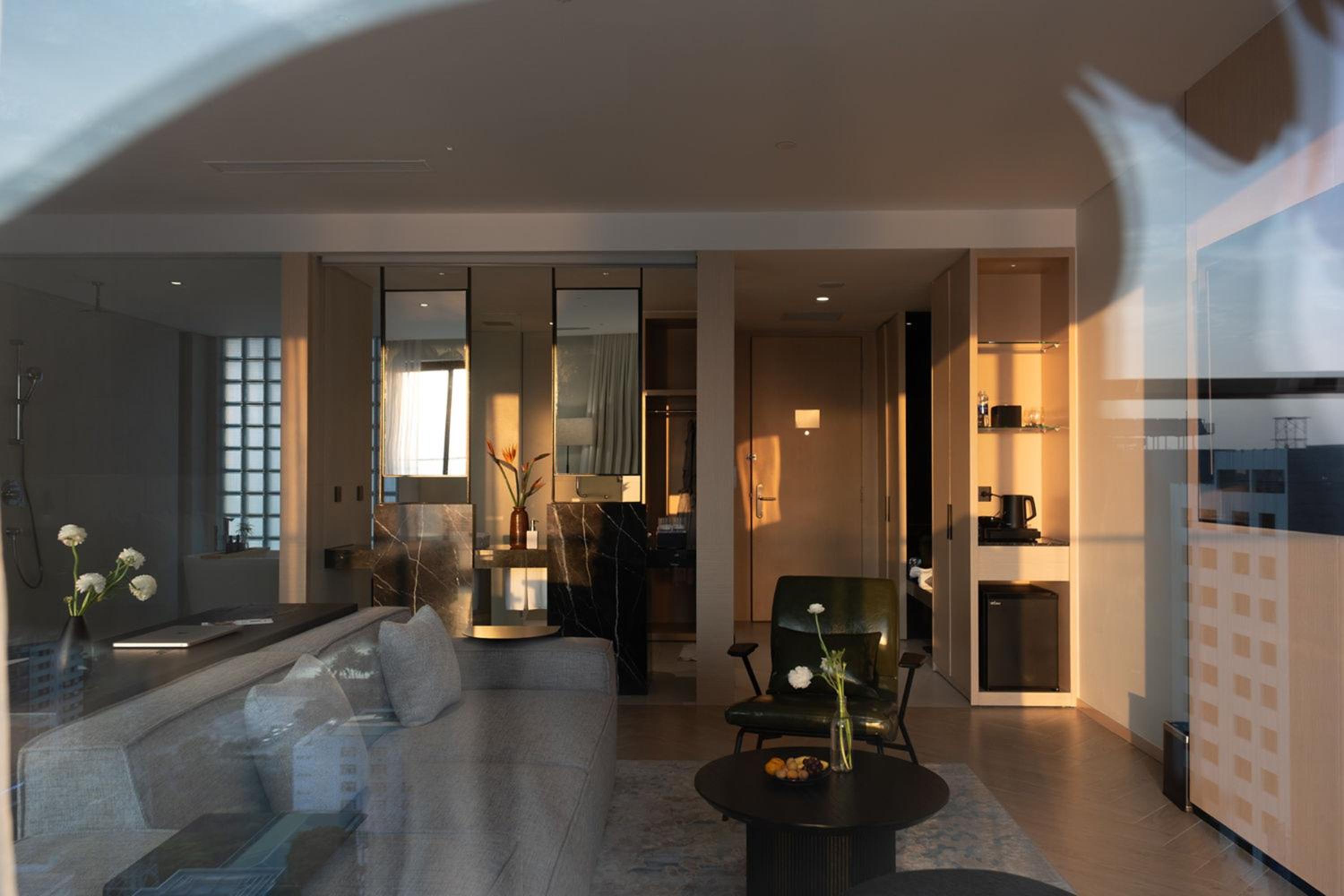 Suite with Sea View - Photo 3