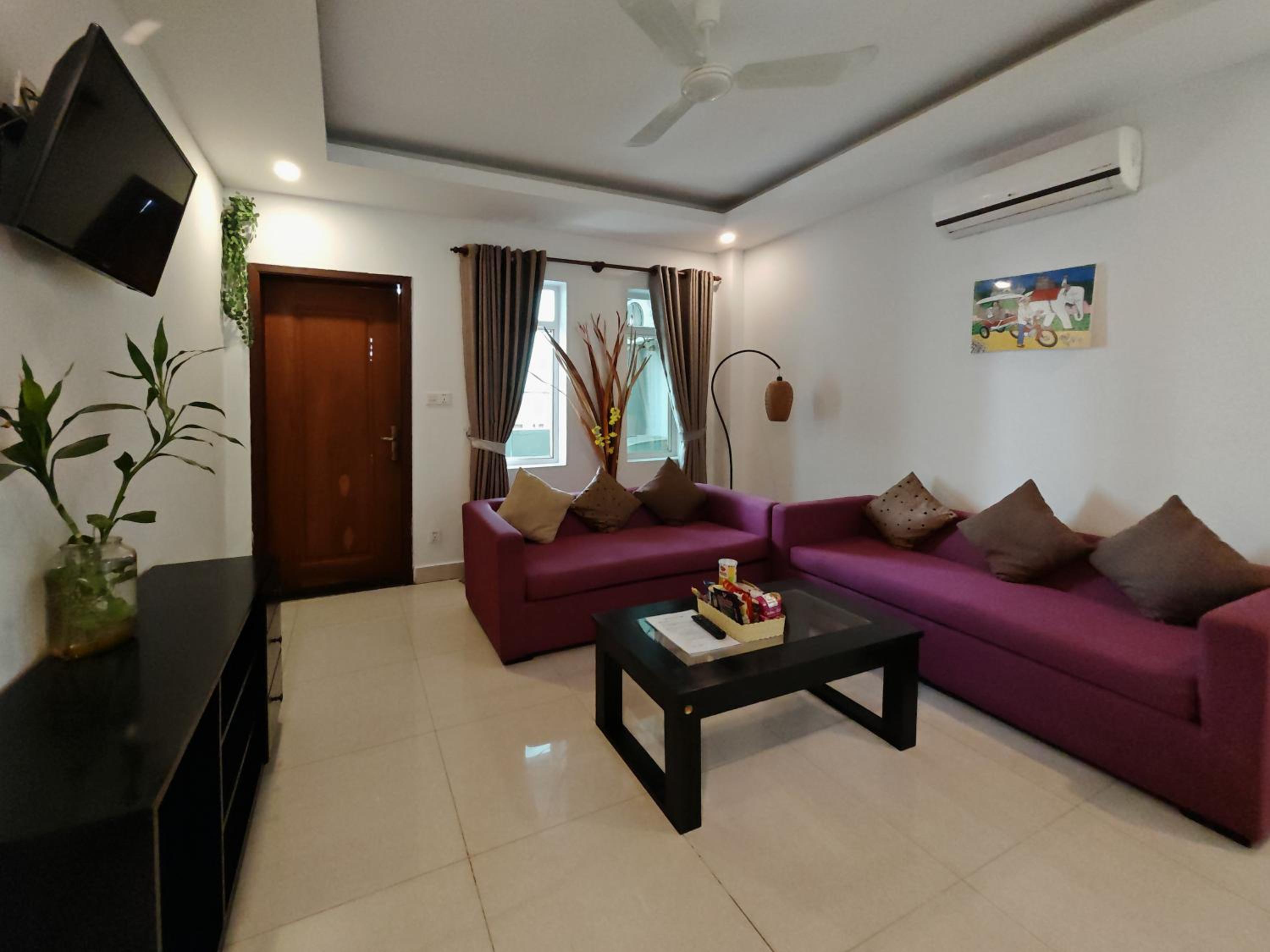 Apartment with Balcony photo 2