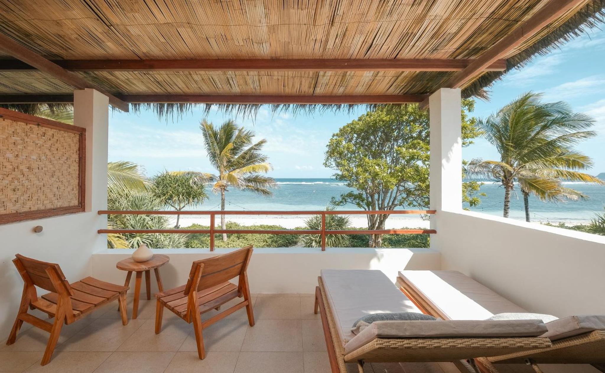 Beachfront Ocean View Suite - Photo 6