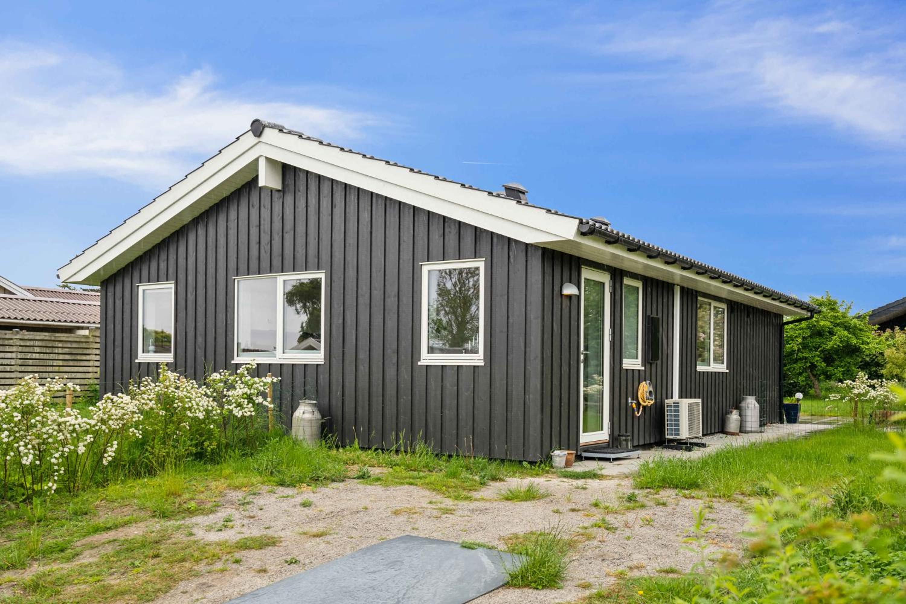 Three-Bedroom Vacation Home  photo 3