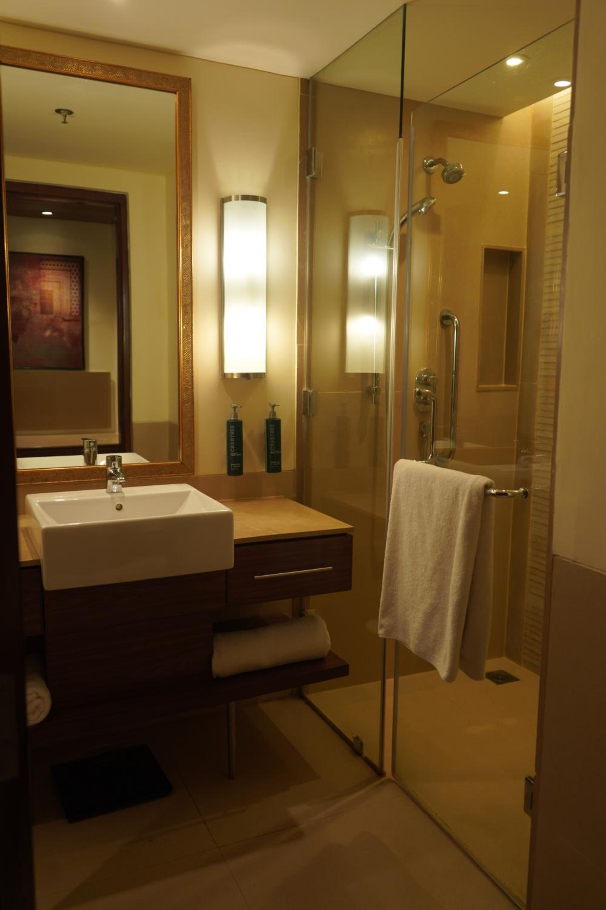 King Guest Room - Photo 4