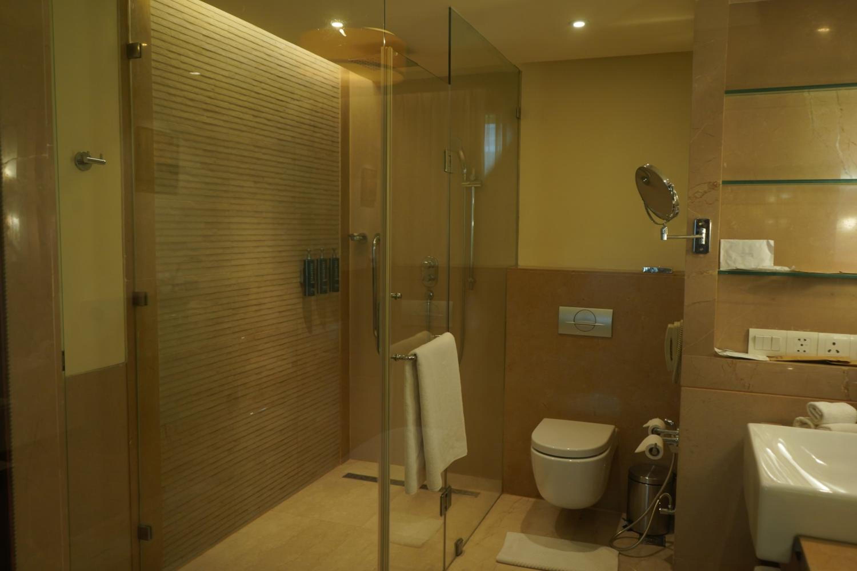 Twin Room with Pool View - Photo 2