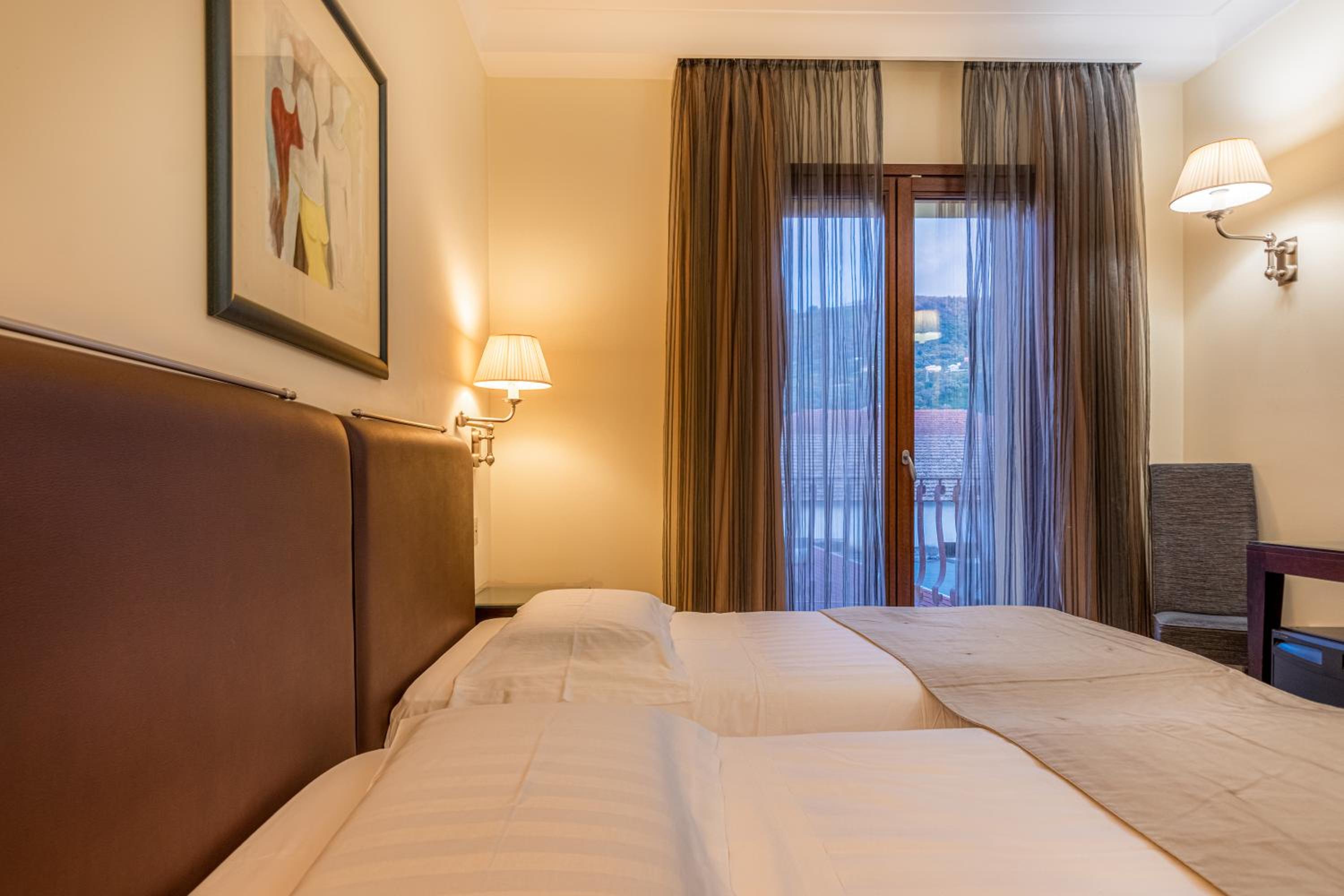 Double or Twin Room photo 2