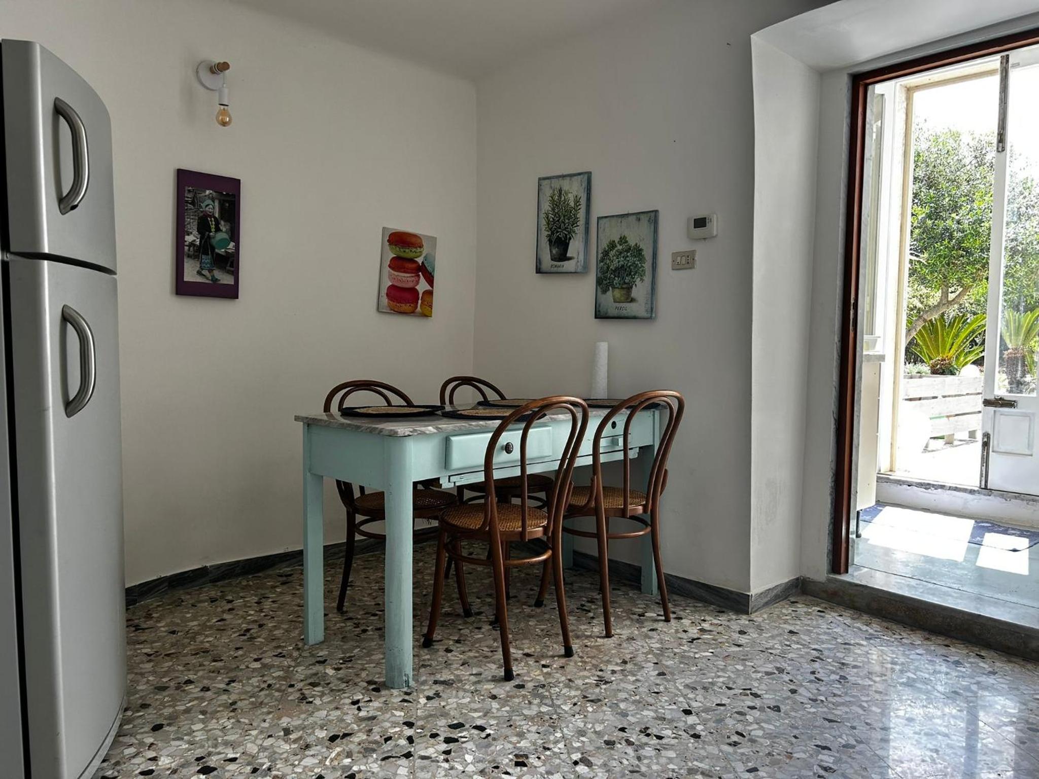 Deluxe Two-Bedroom Apartment with Garden View photo 3