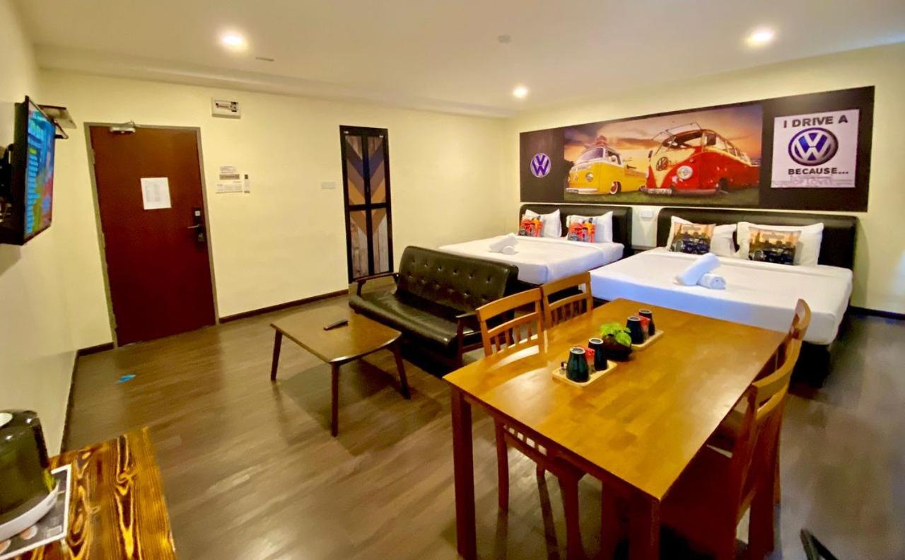 Family Room - Photo 5