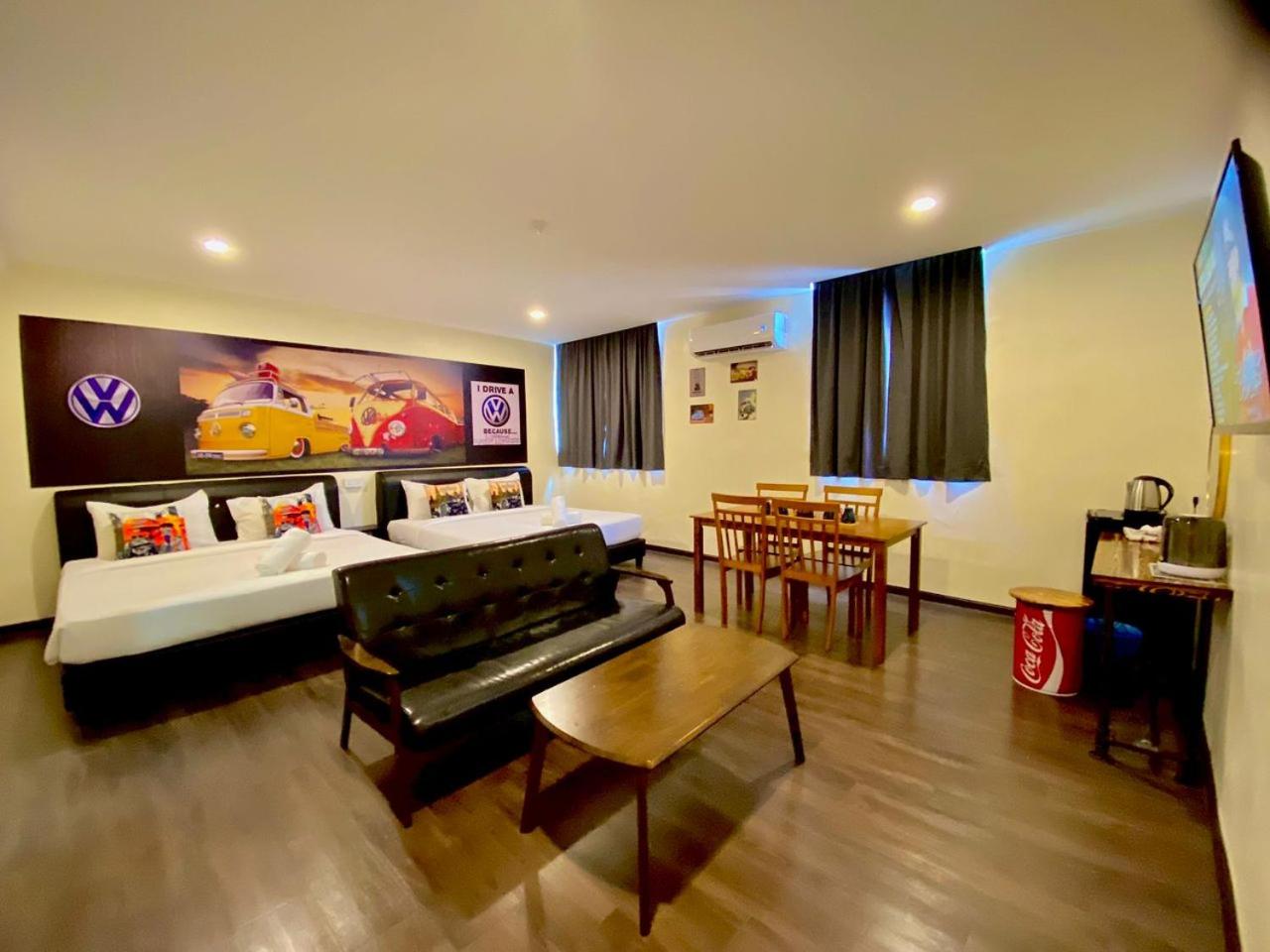 Family Room - Photo 4