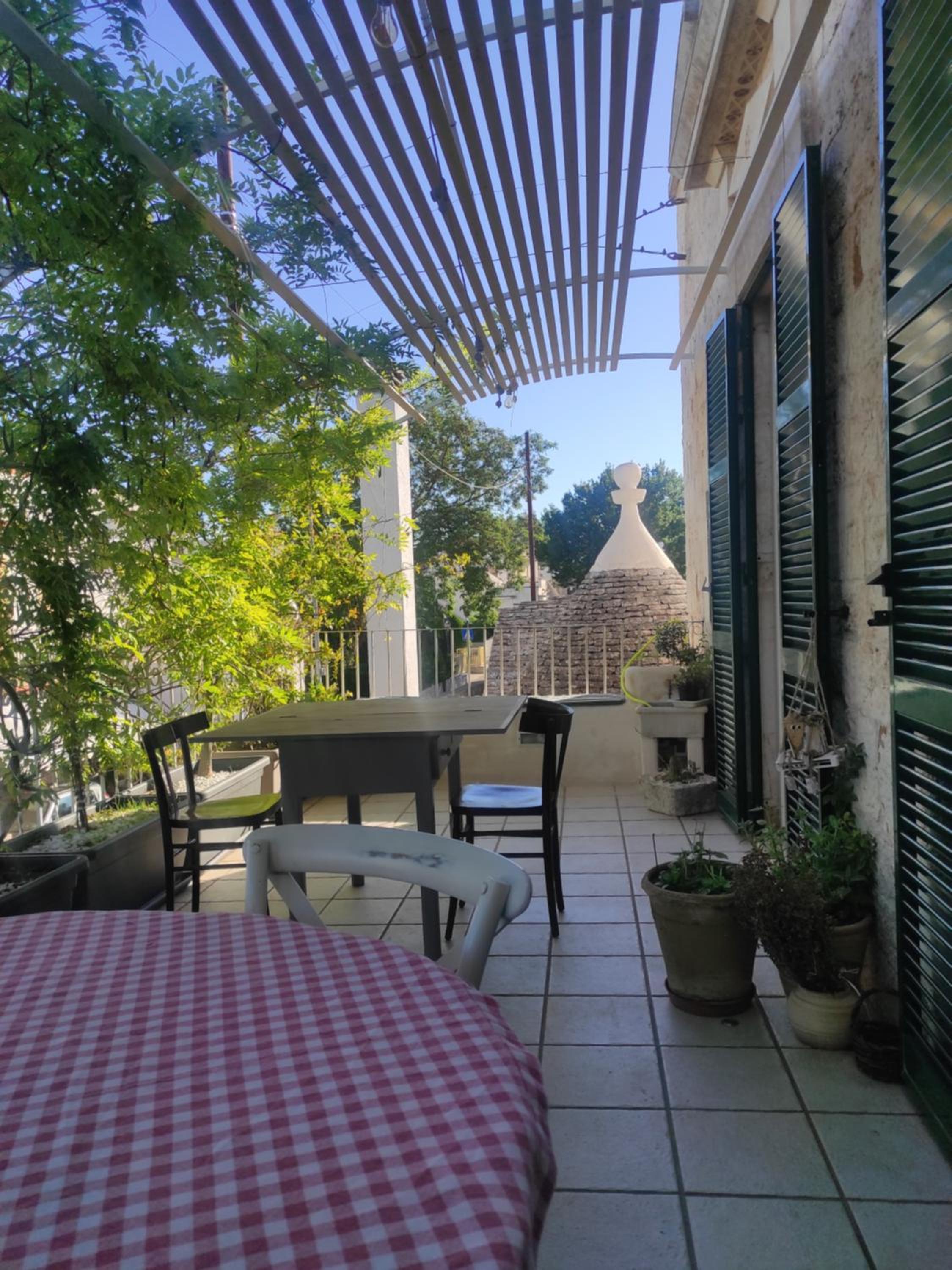 Deluxe Two-Bedroom Apartment with Garden View photo 2