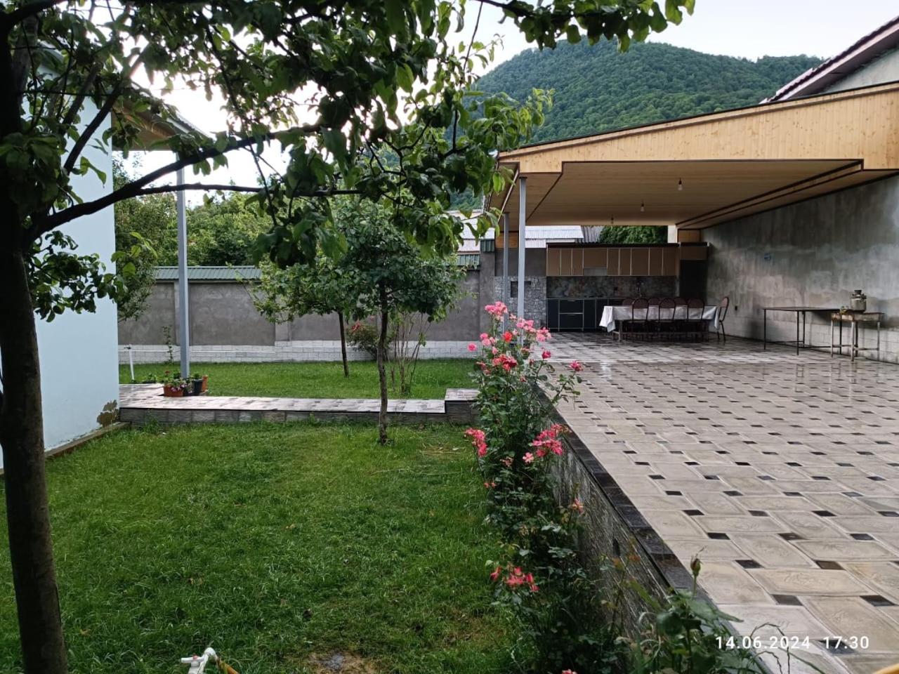 Villa photo 2