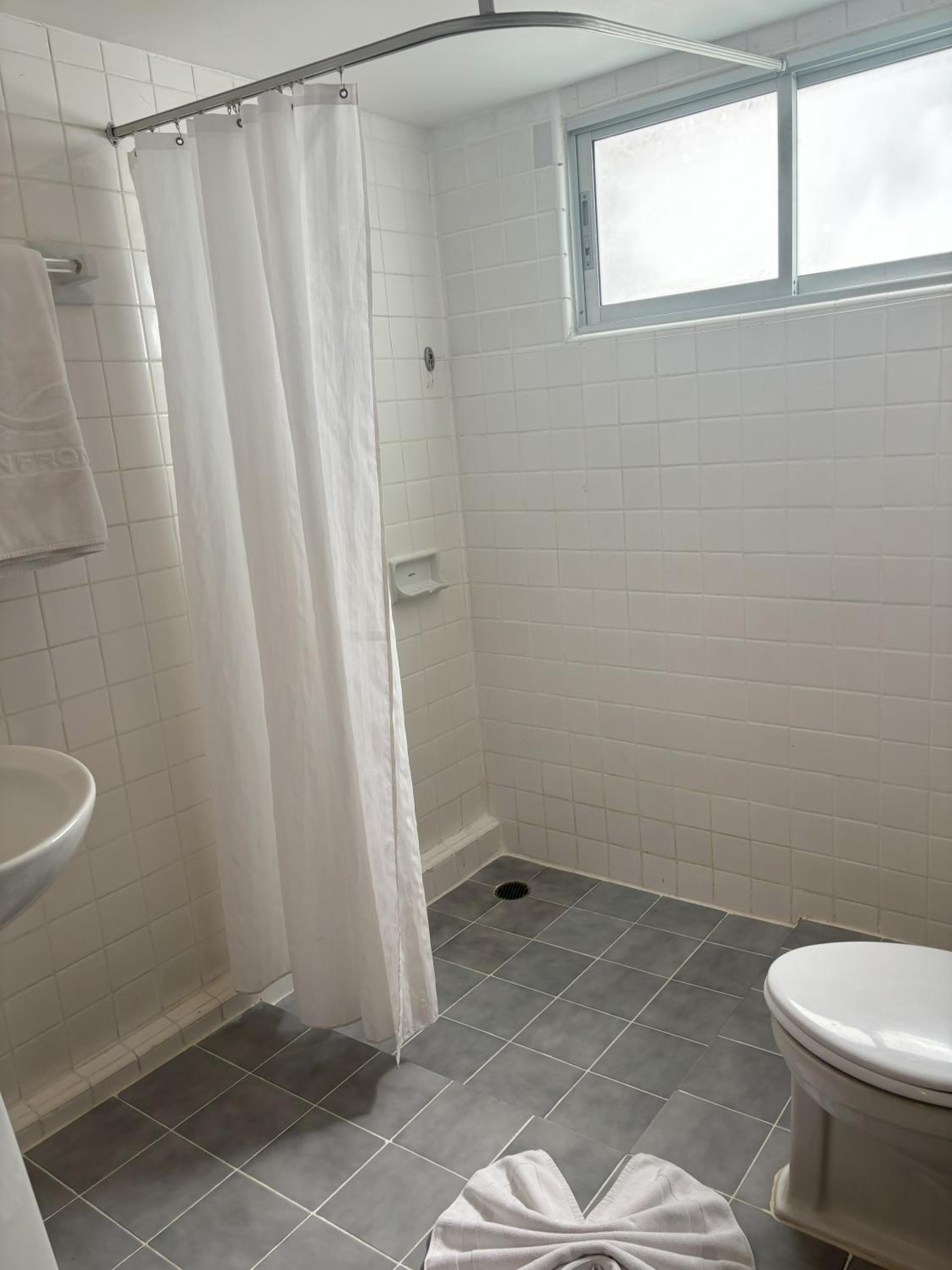 One-Bedroom Apartment with Balcony - Photo 18