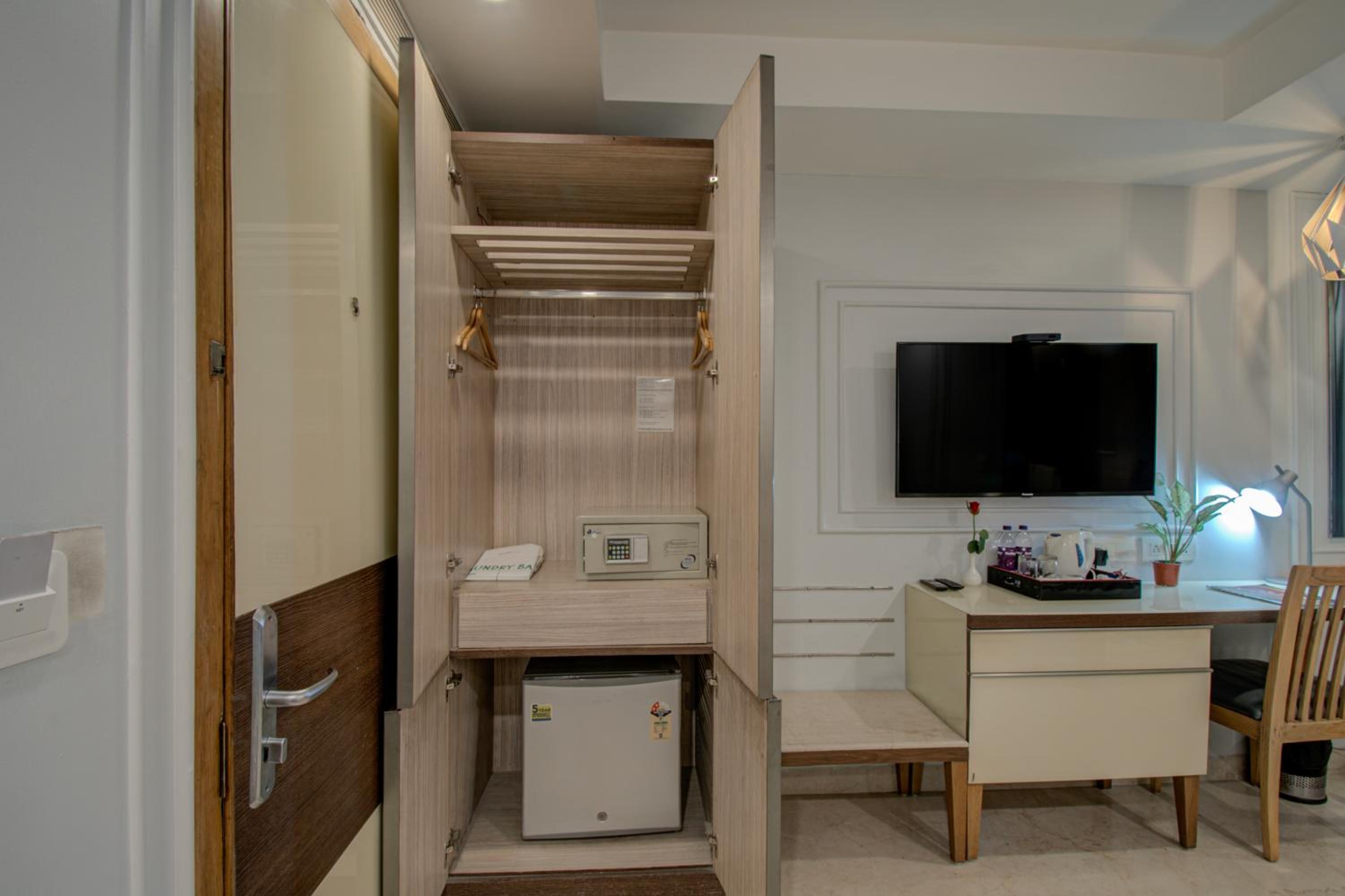 Budget Double or Twin Room - Photo 13