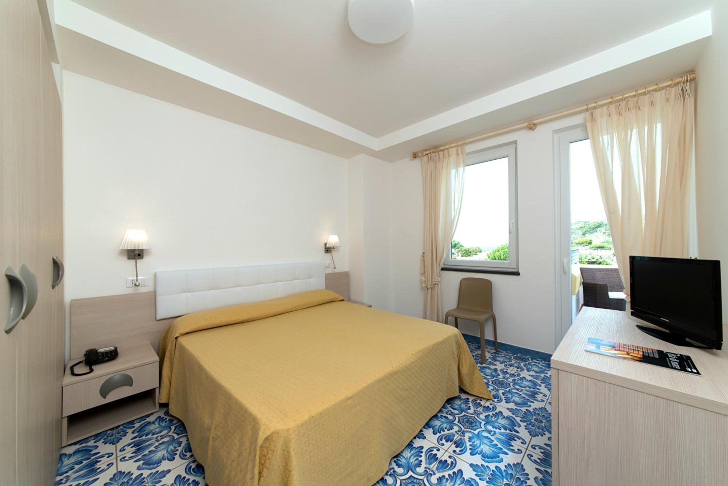 Family Room with Terrace - Photo 1