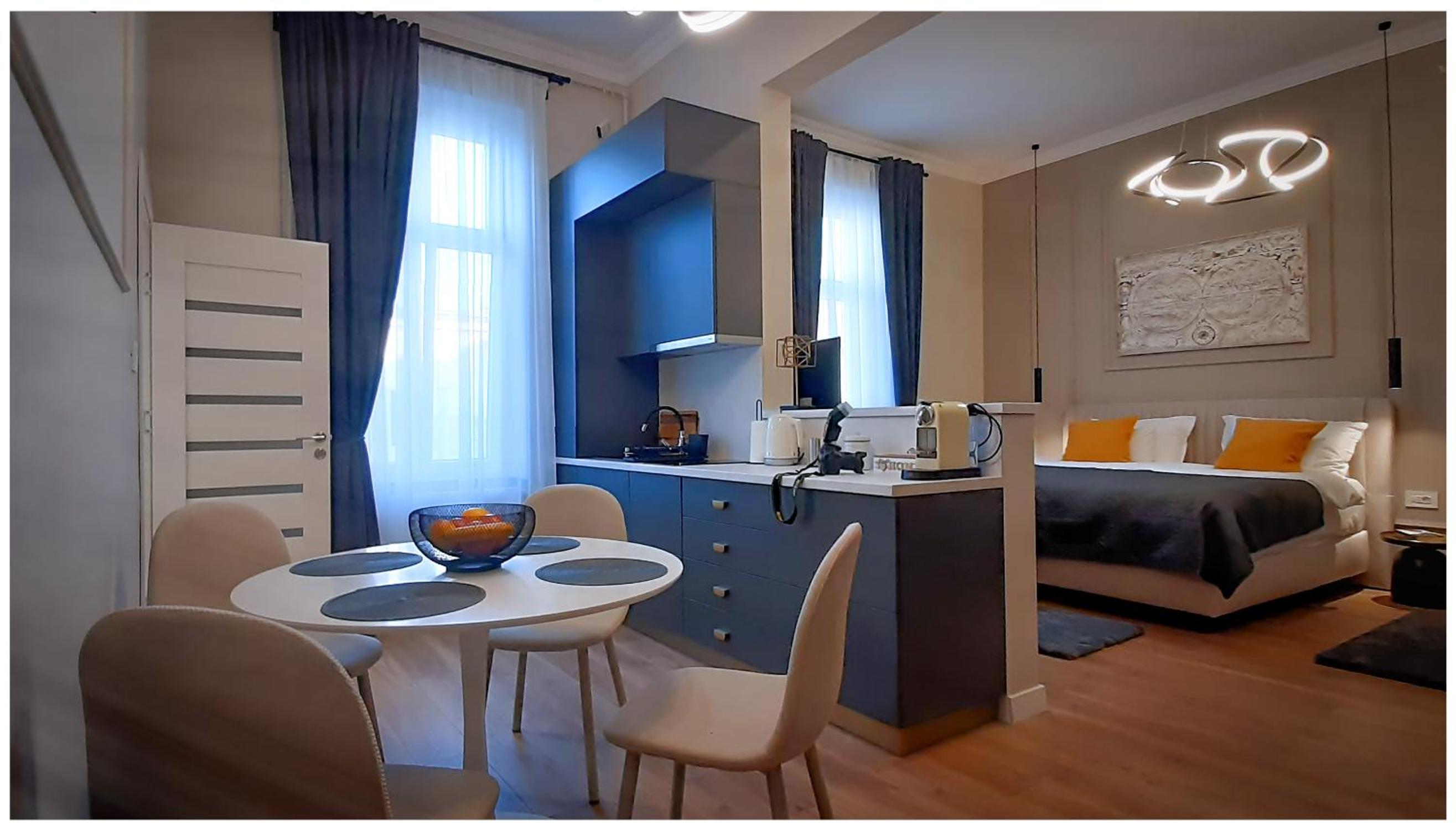One-Bedroom Apartment photo 1