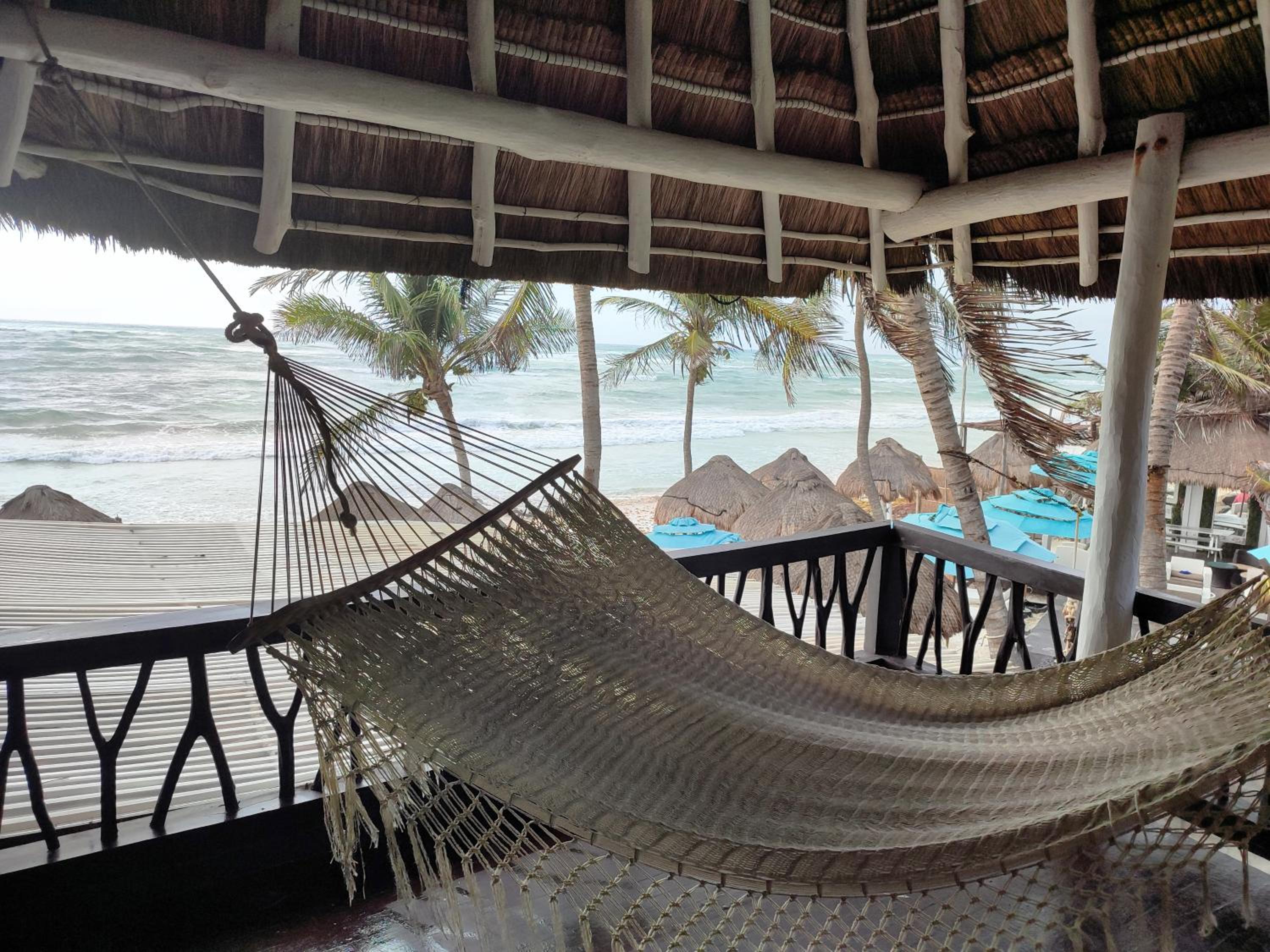 Deluxe Ocean Front - Upper Floor  - Photo 2