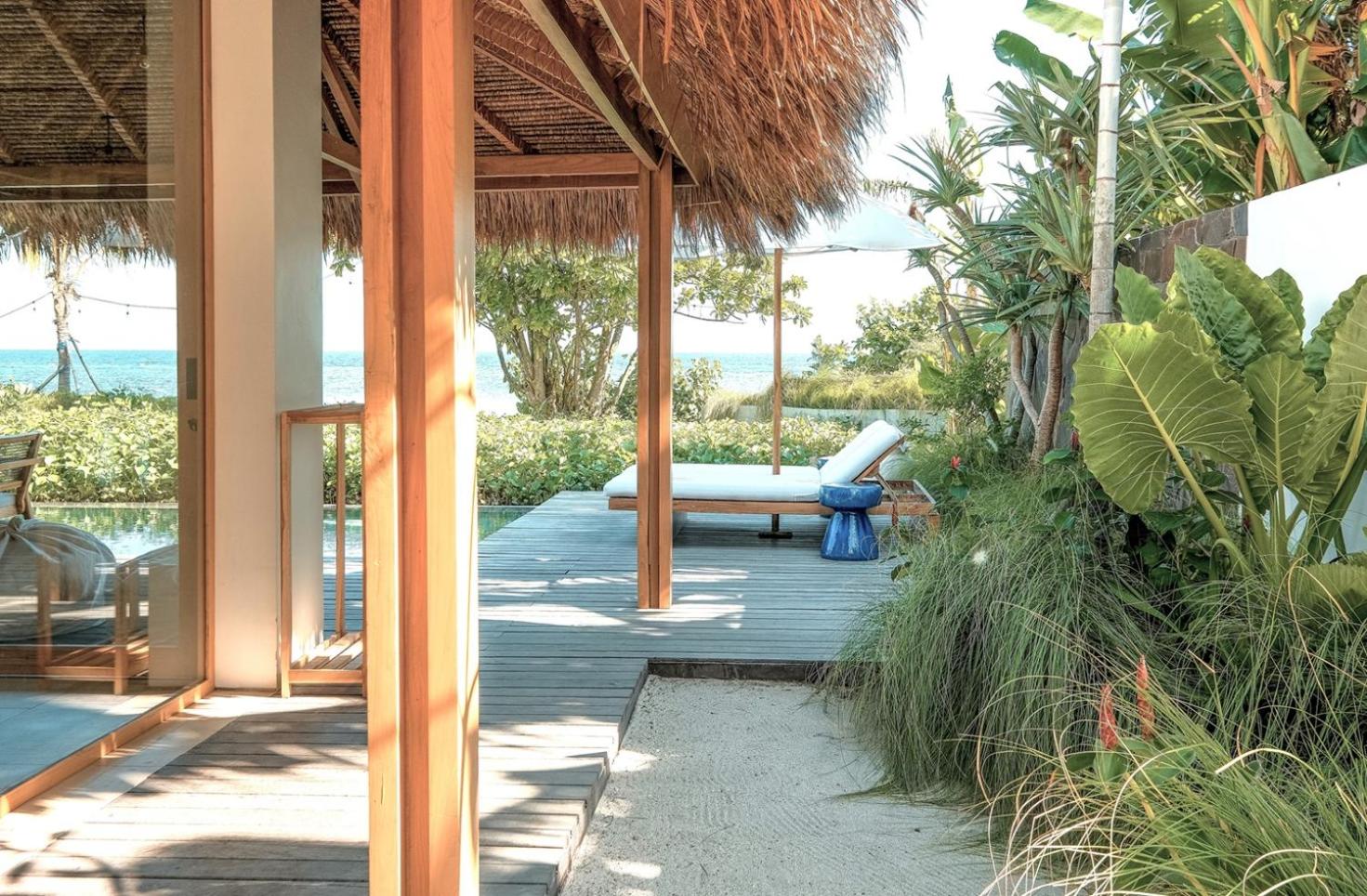 Three Bedroom Beachfront Pool Villa - Photo 14