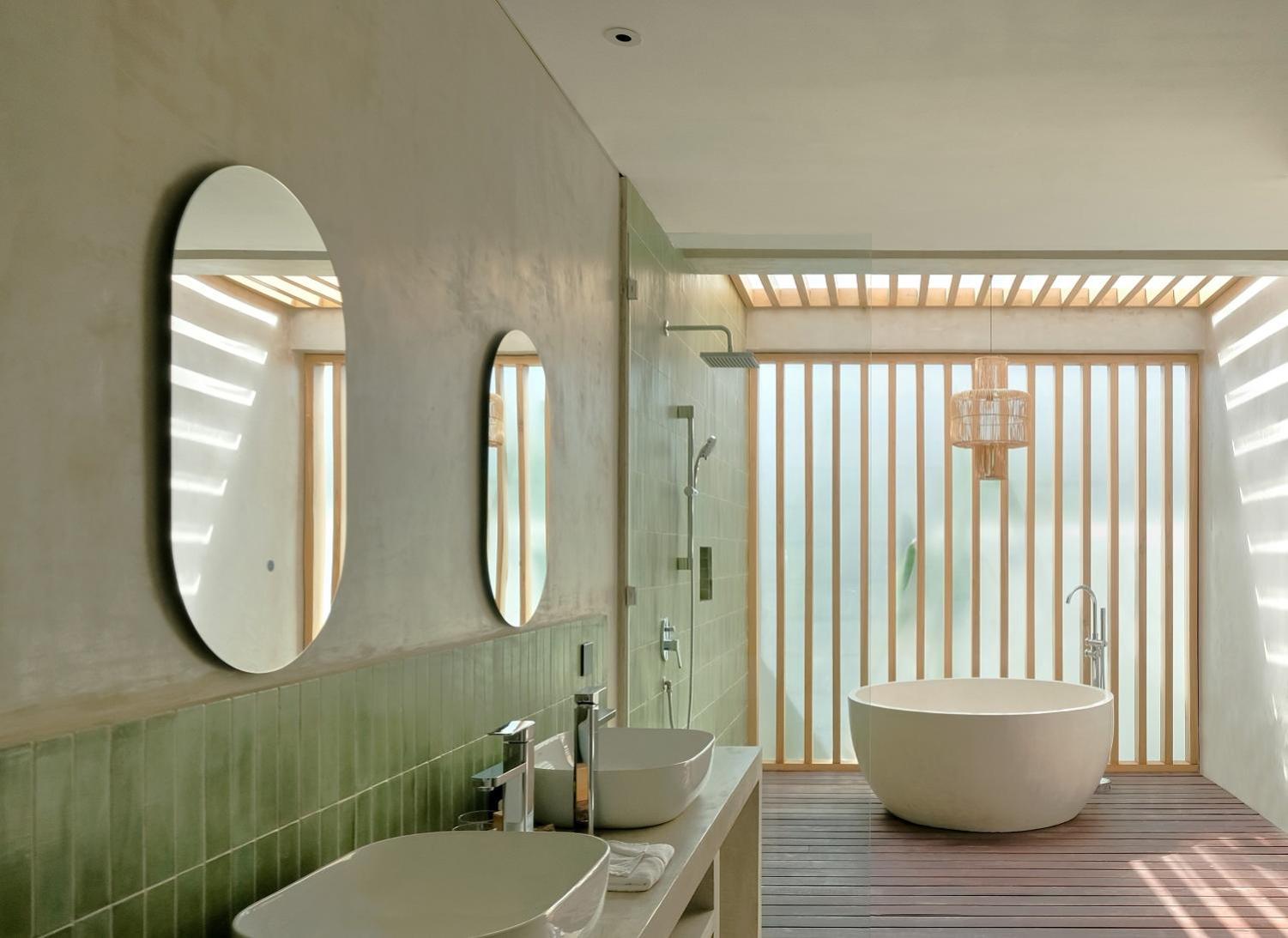 Three Bedroom Beachfront Pool Villa - Photo 11