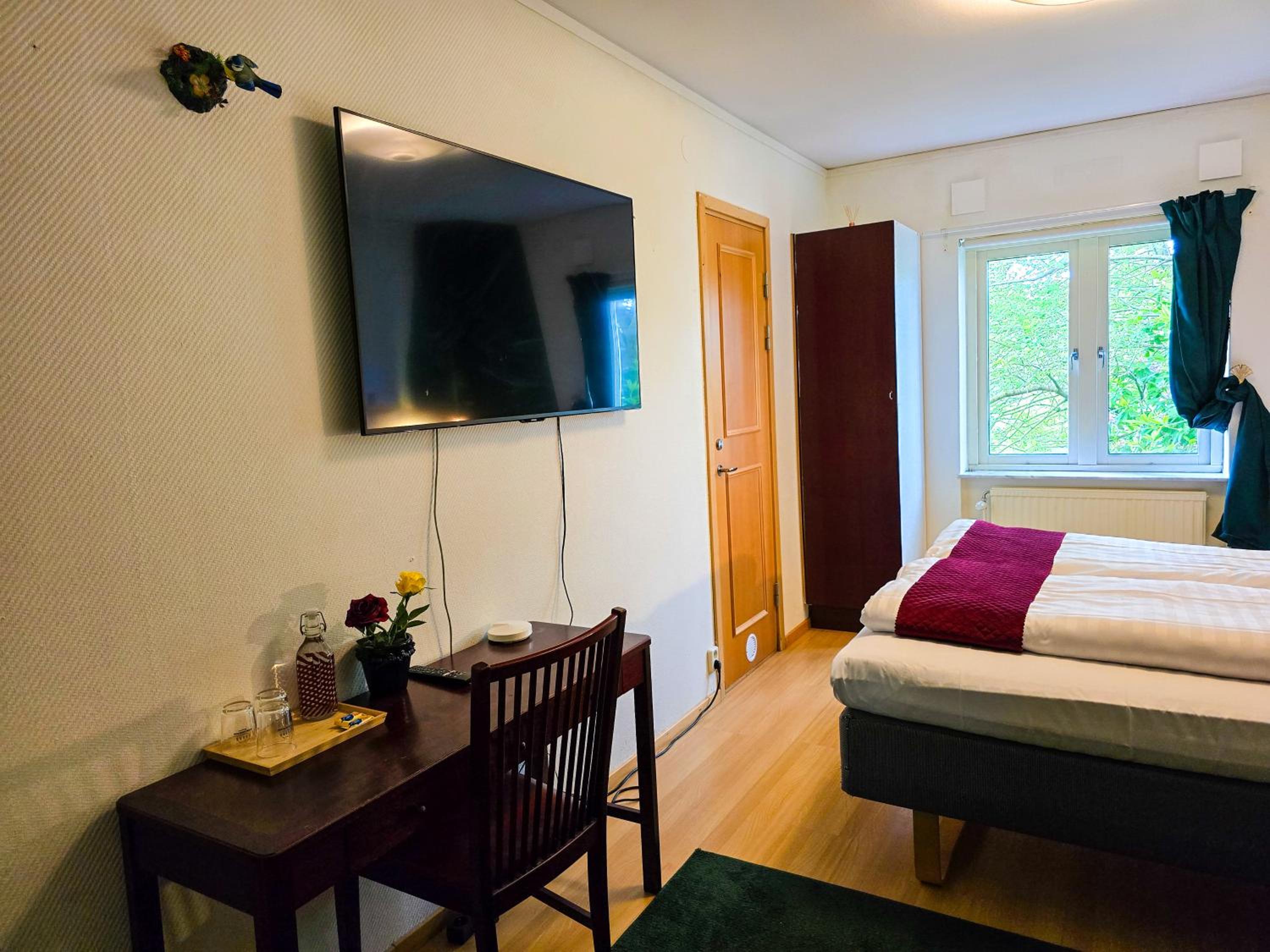 Family Room - Photo 3