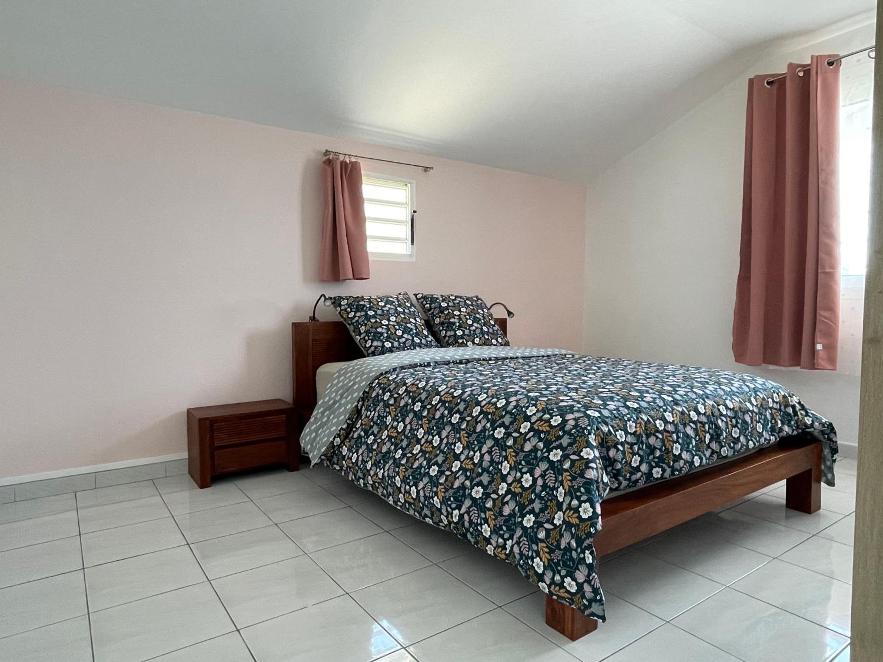 Three-Bedroom Apartment photo 1