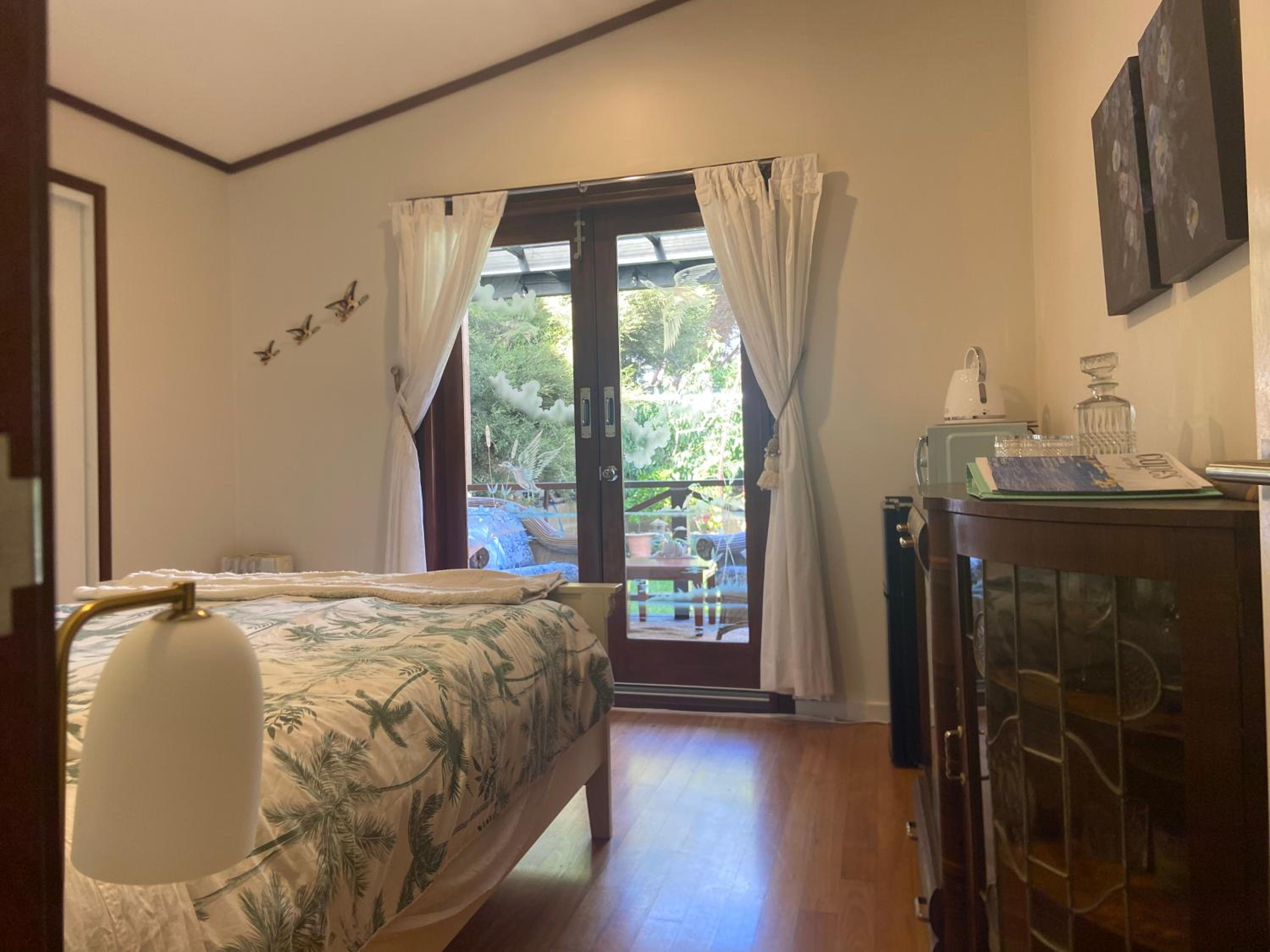 Queen Room with Garden View