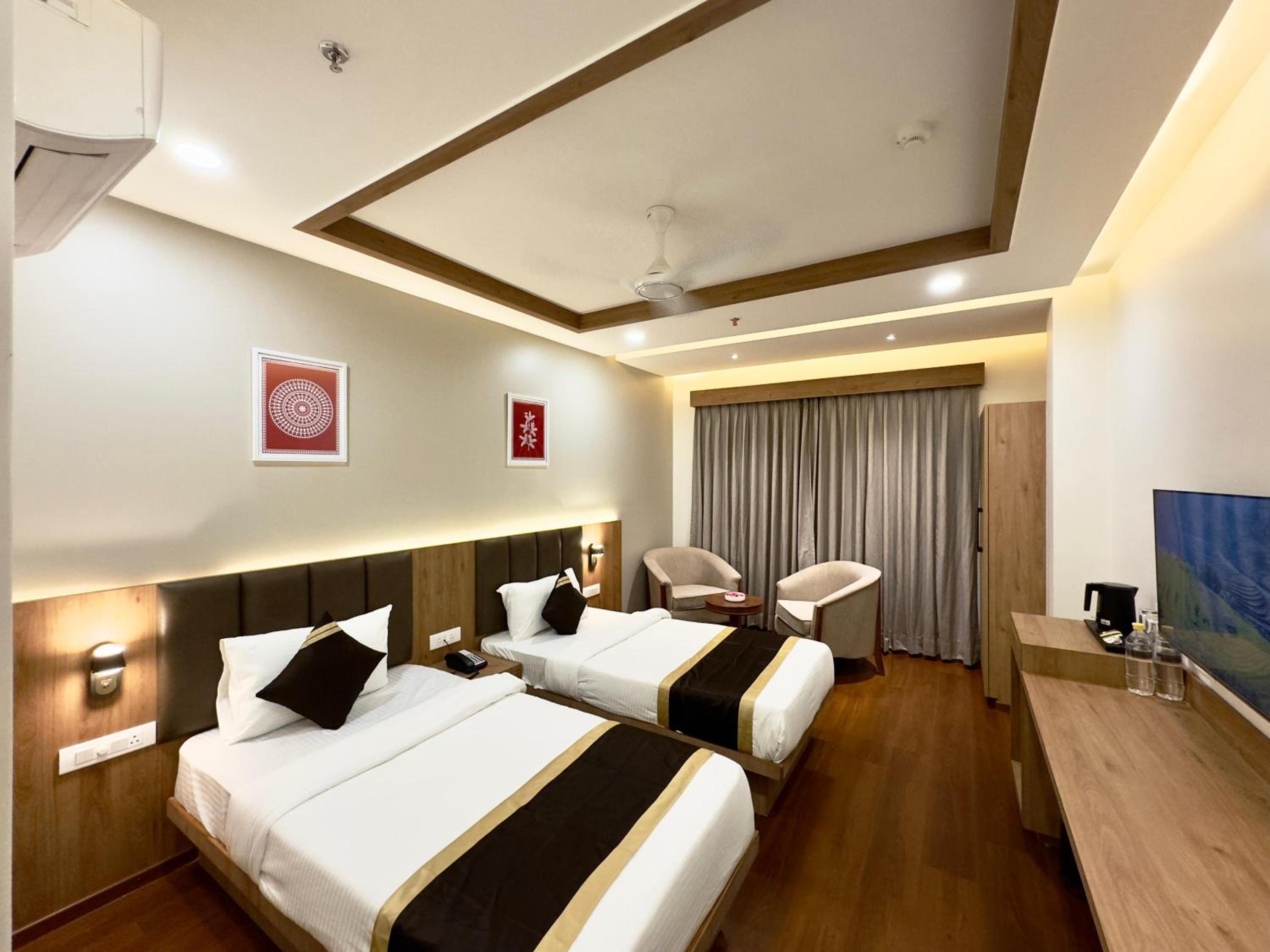 Deluxe Room - Photo 5