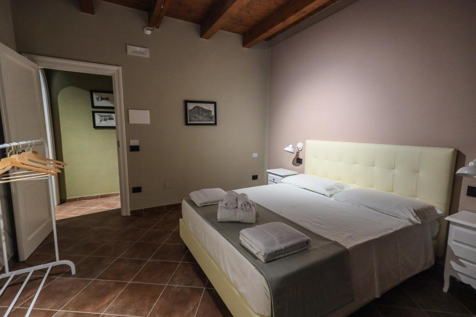 Double Room with Private External Bathroom photo 3