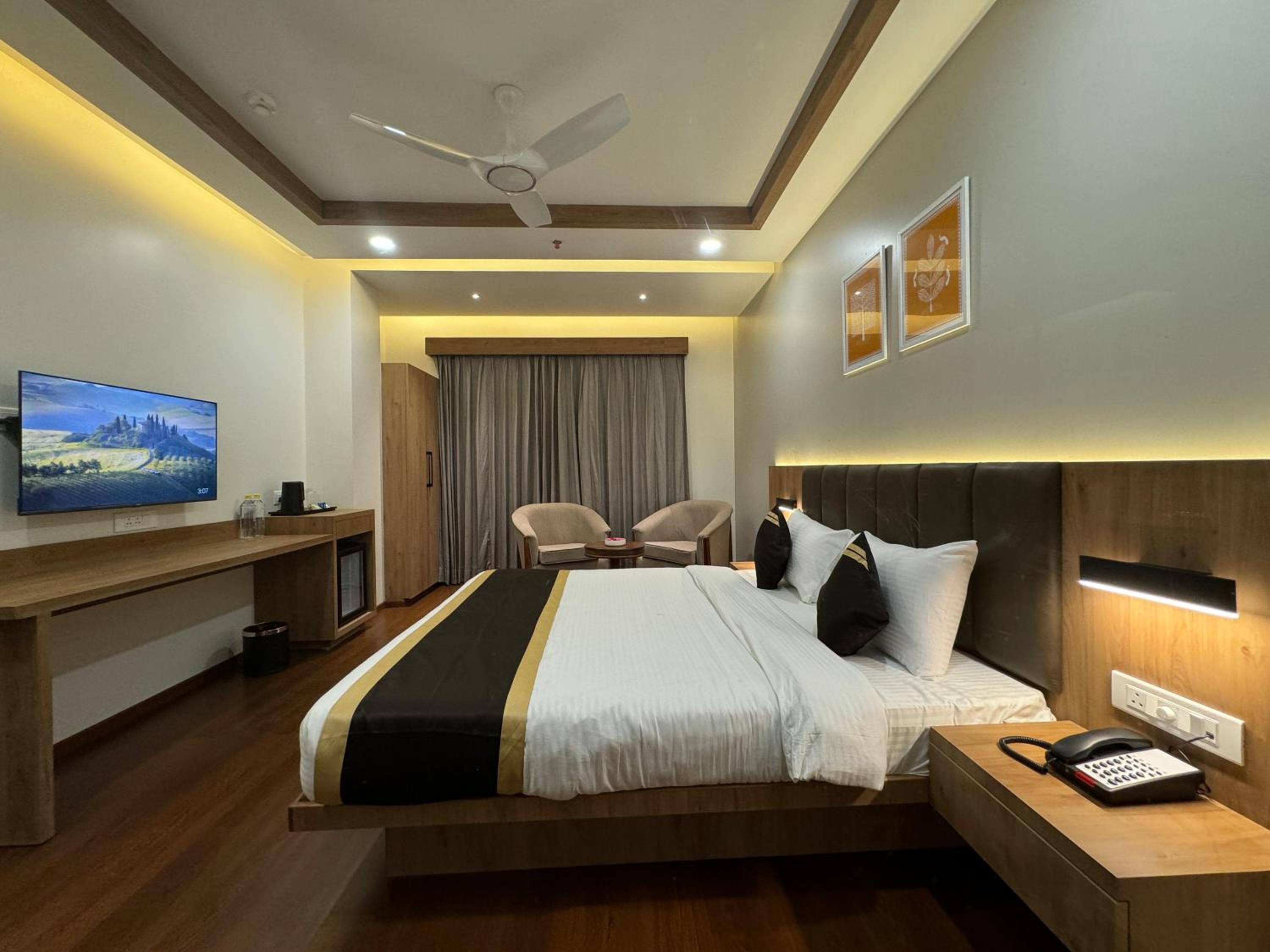 Deluxe Room - Photo 3