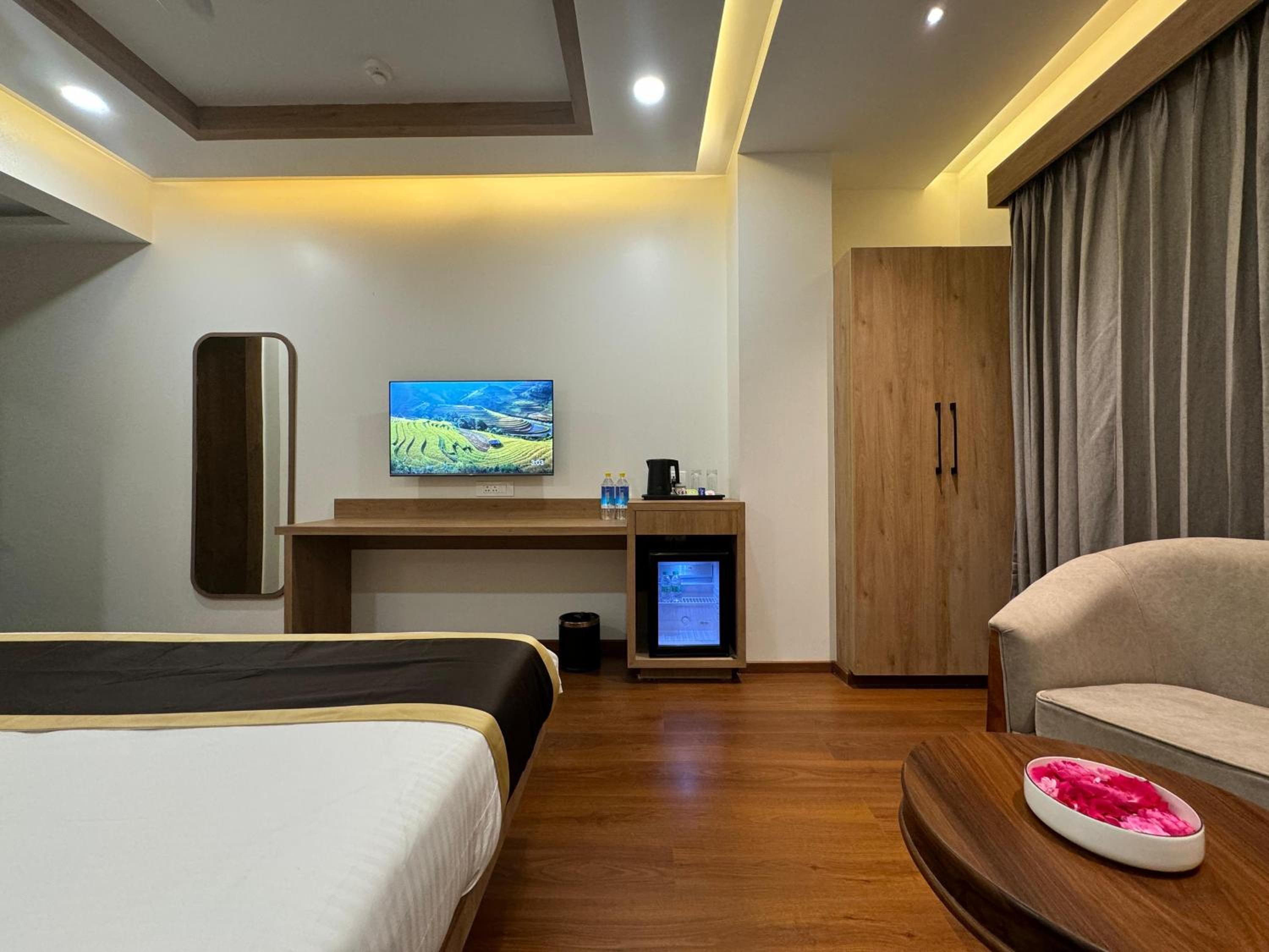 Deluxe Room - Photo 2