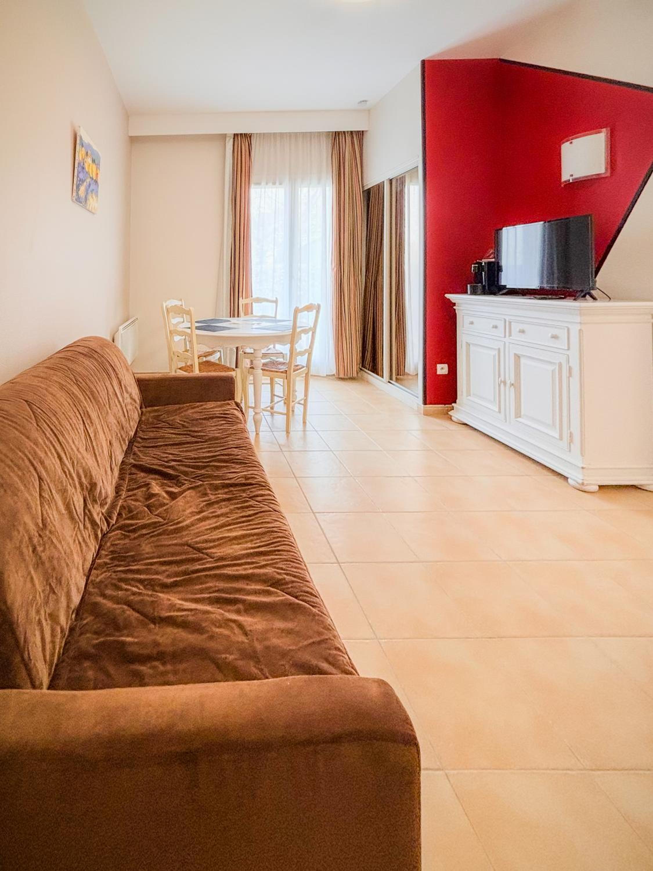 Apartment with Terrace - Photo 1