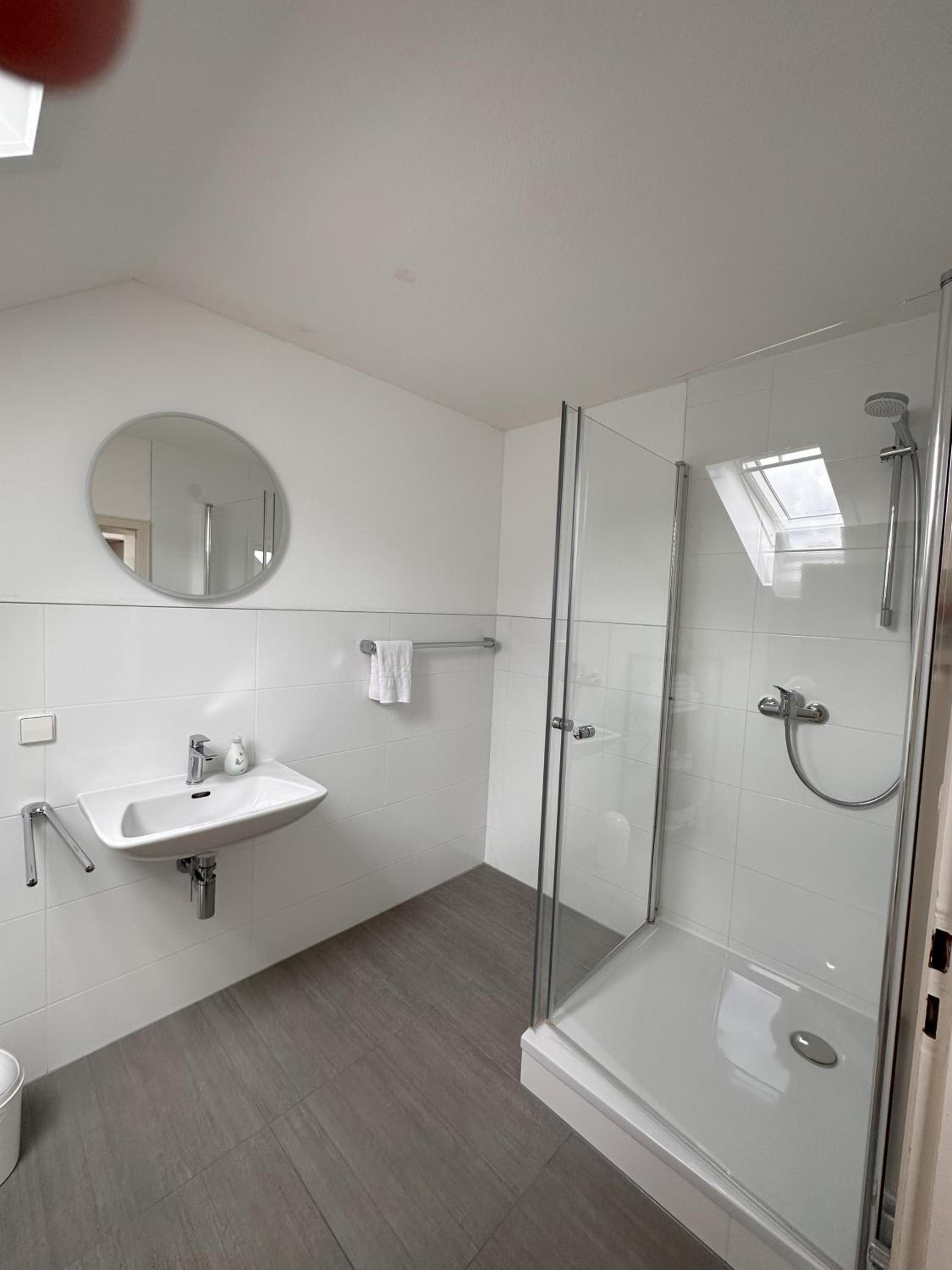 One-Bedroom Apartment - Photo 4