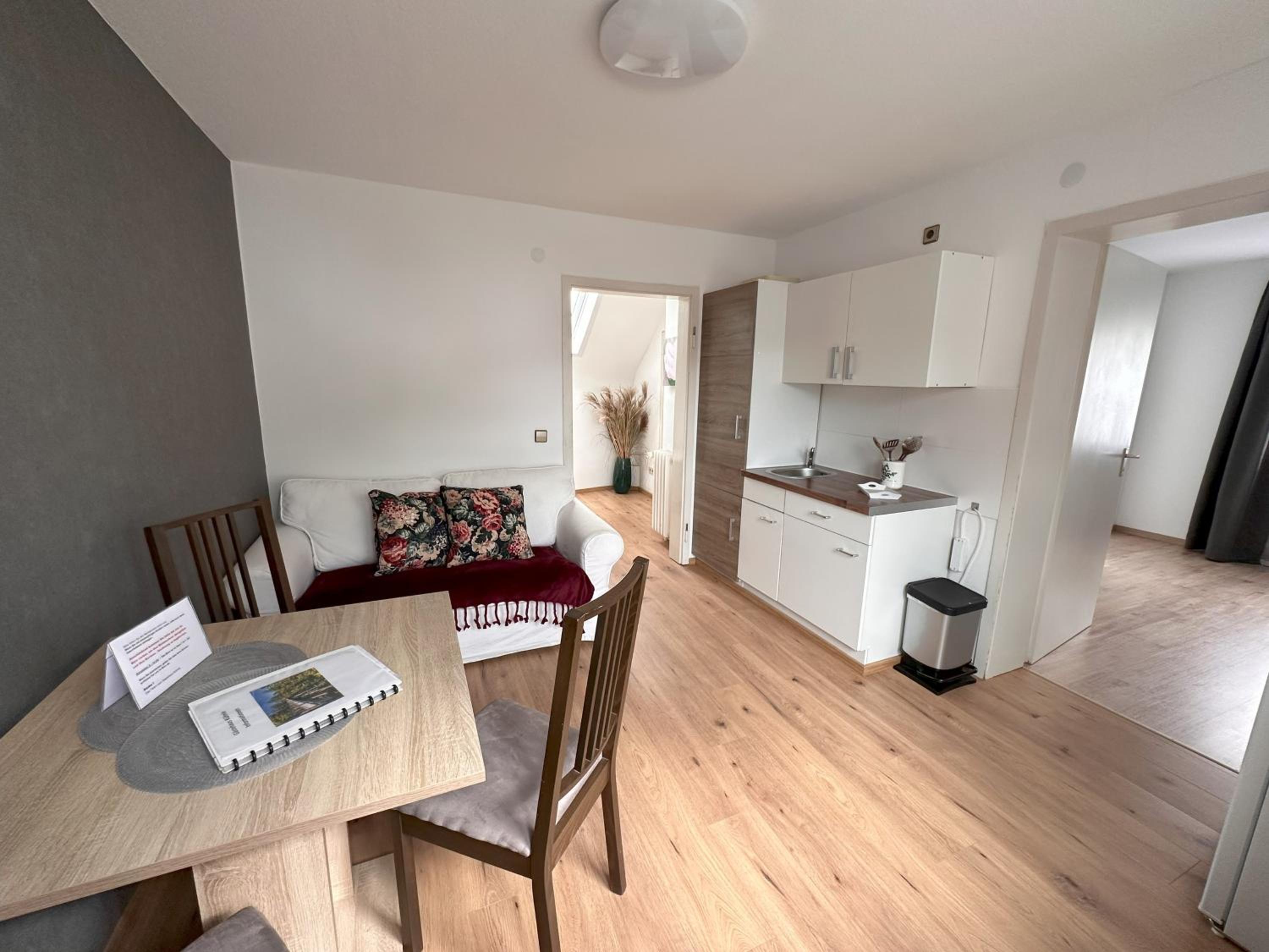 One-Bedroom Apartment - Photo 3
