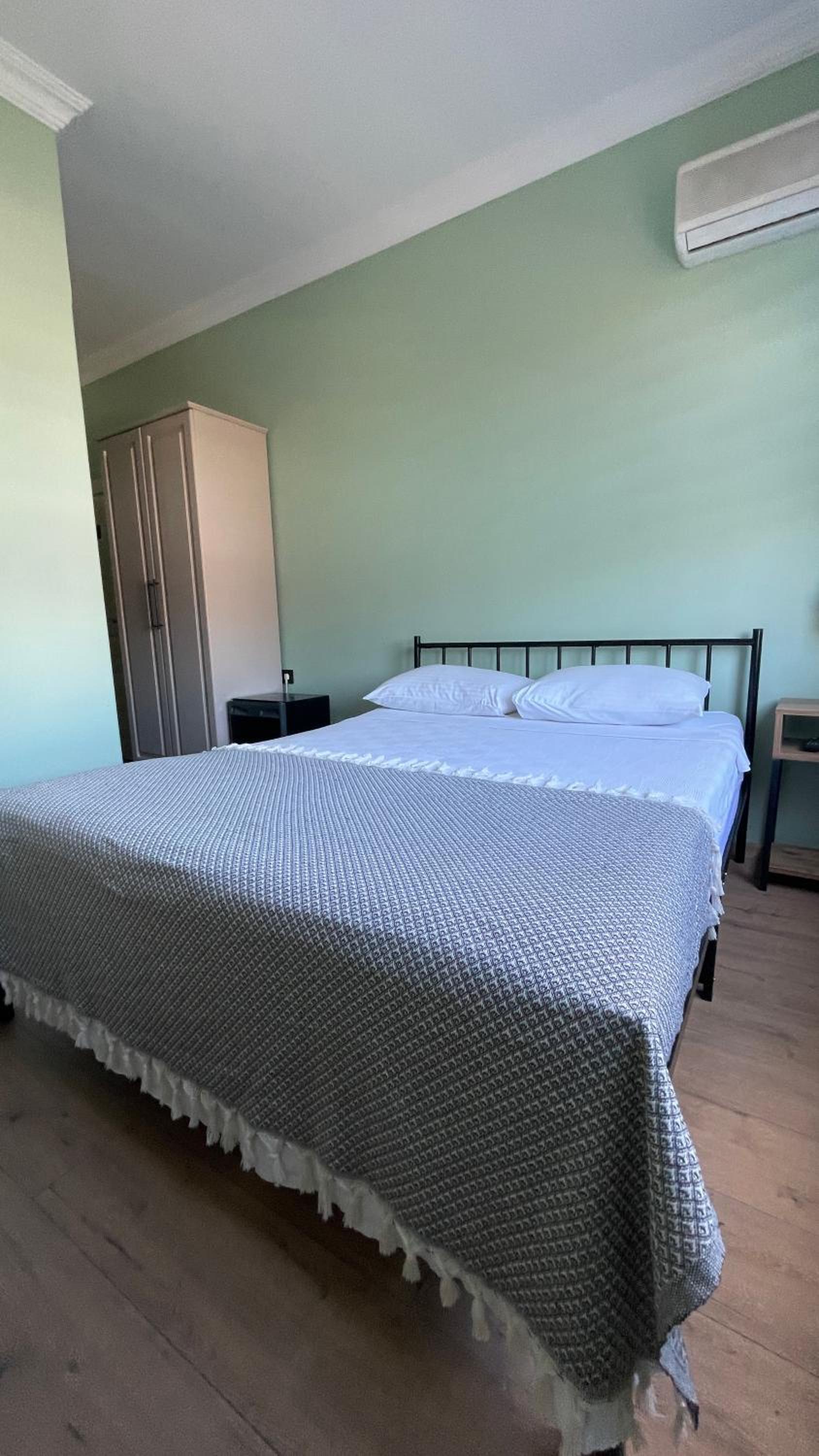 Small Double Room photo 2