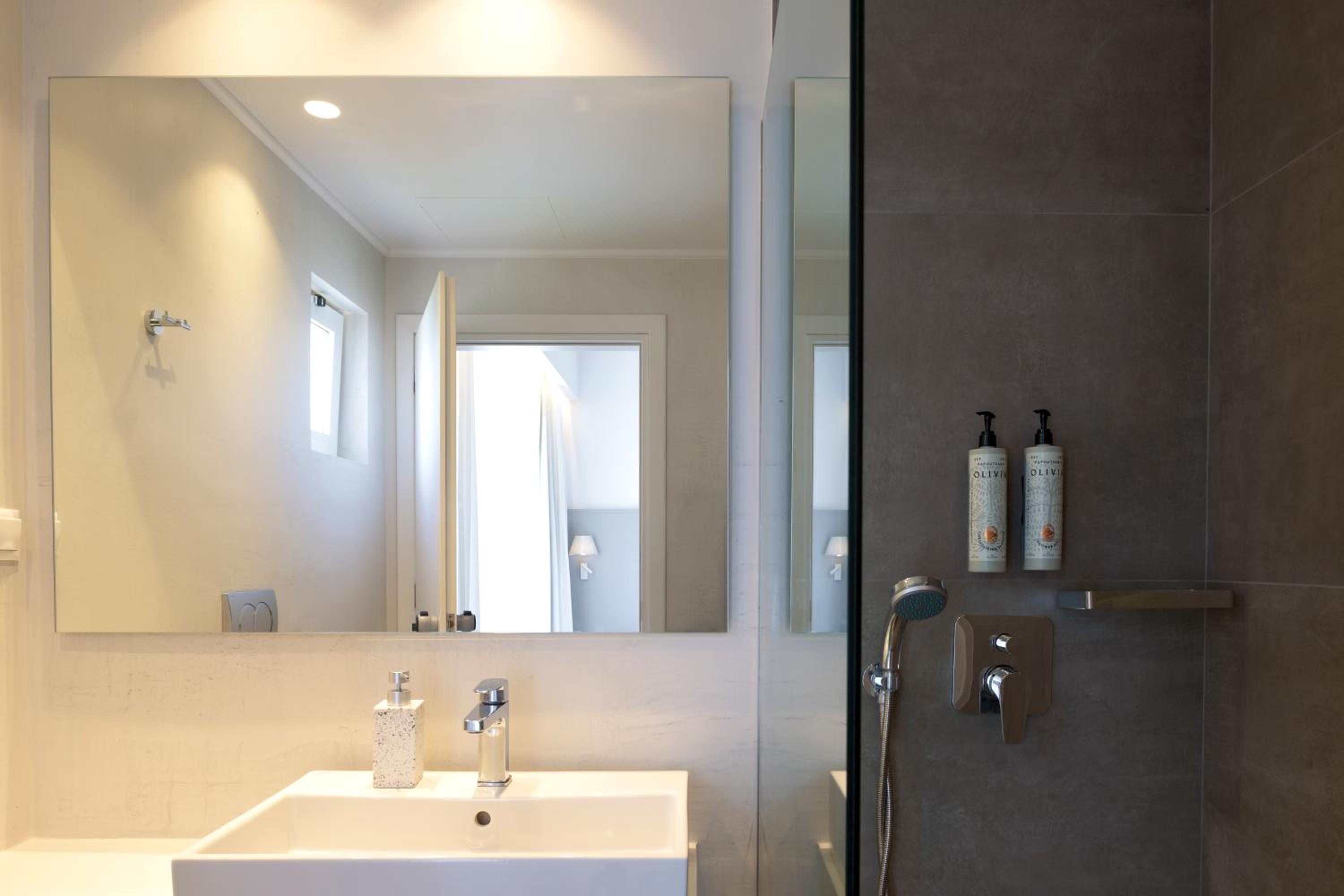 Double Classic Room - Photo 3