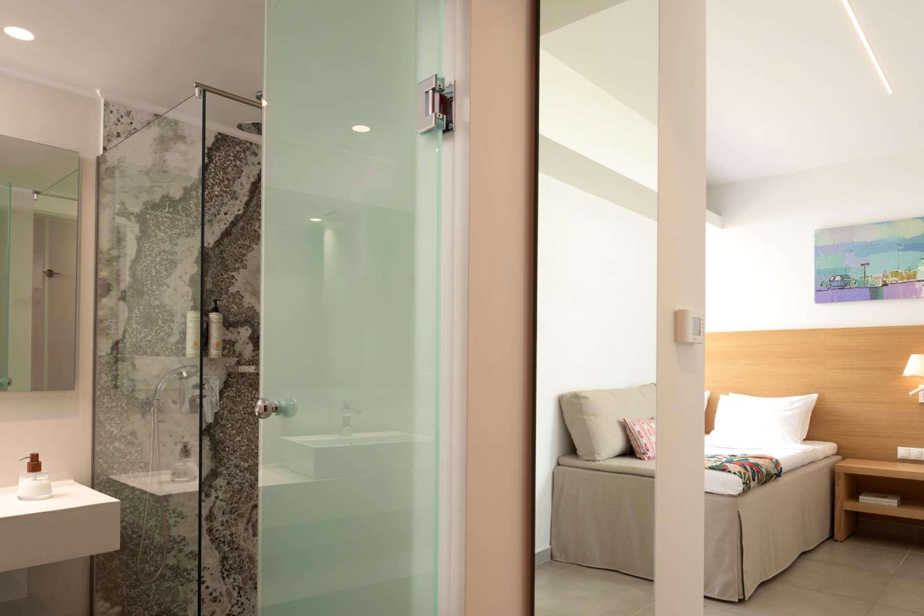 Deluxe Double Room - Photo 6