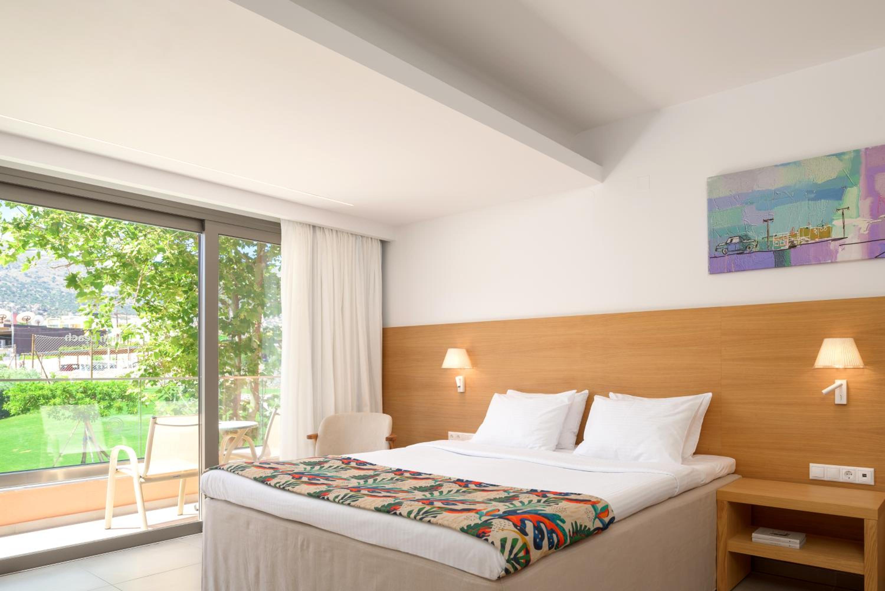 Deluxe Double Room - Photo 9