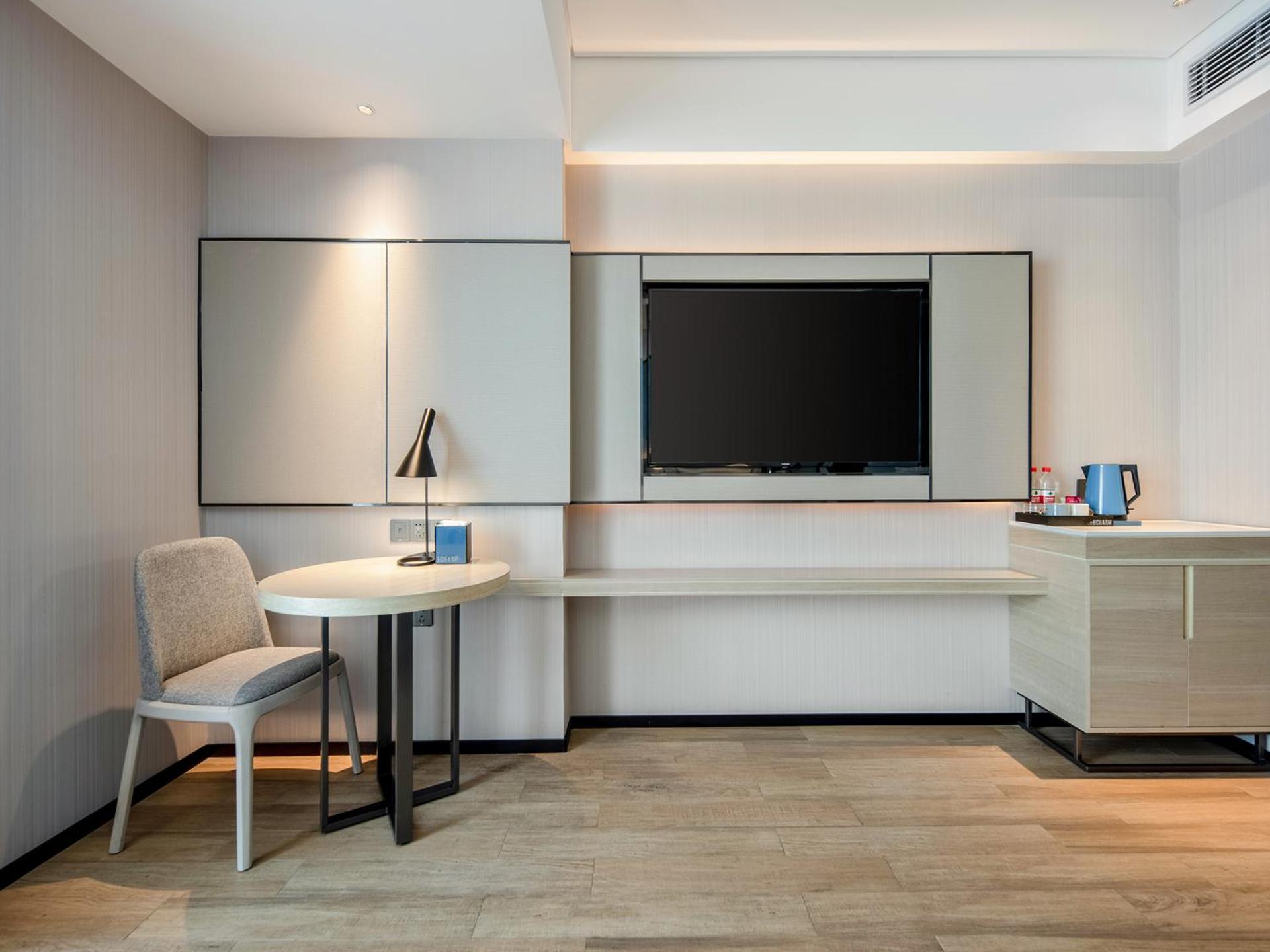 Premium Queen Room